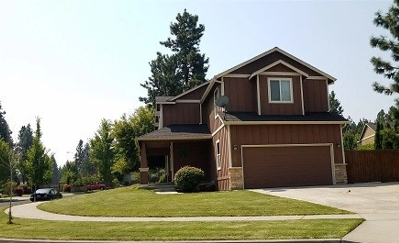 3-br-25-bath-house---19884-duck-call-lane-bend-or-building-photo (2).jpg