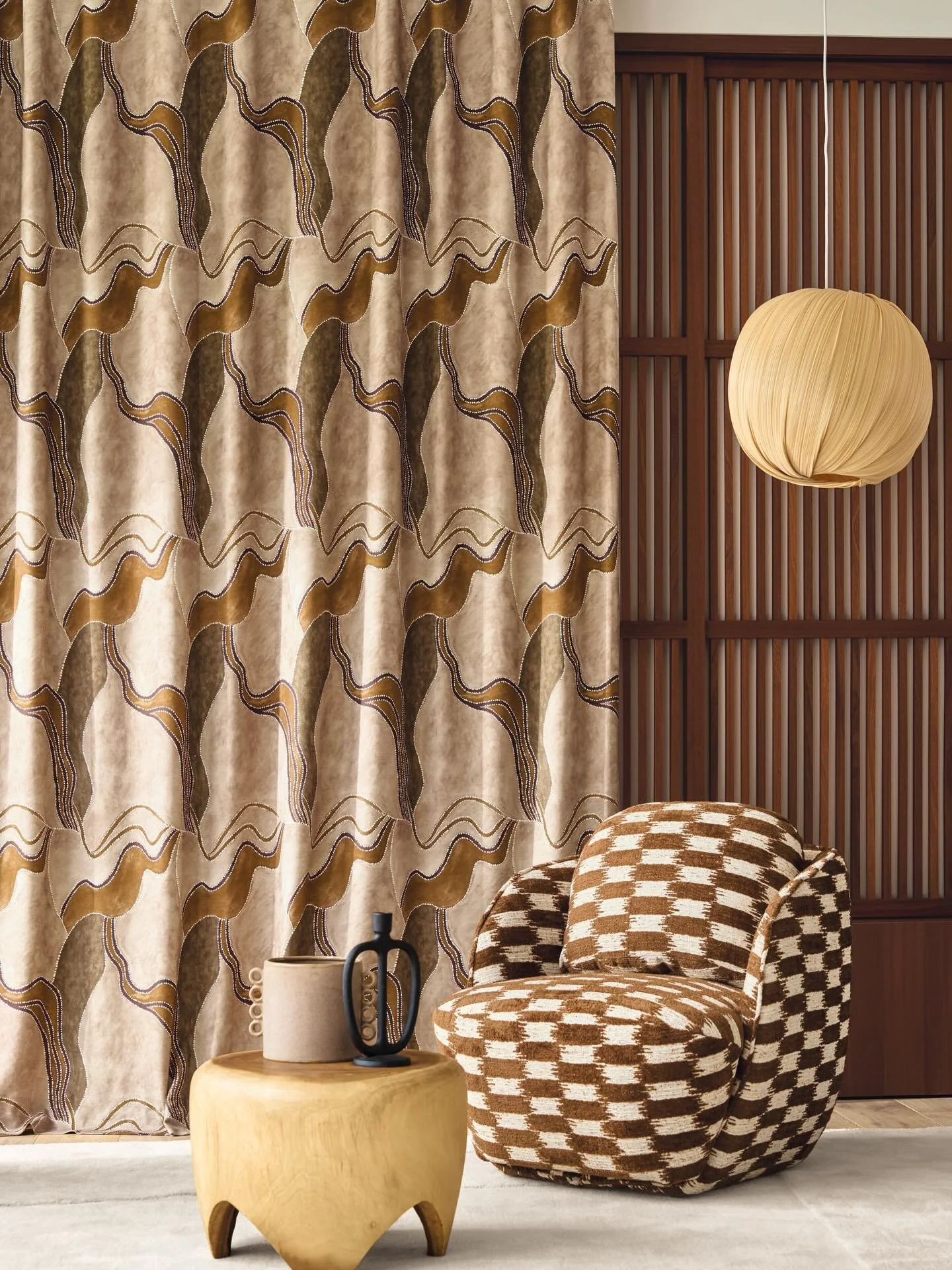 Camengo BRISBANE

From the endless horizons of Australia and the pure beauty of untouched materials from its striking landscapes comes the &ldquo;BRISBANE&rdquo; collection of curtain and upholstery fabrics and voiles. The prints are worked with beau