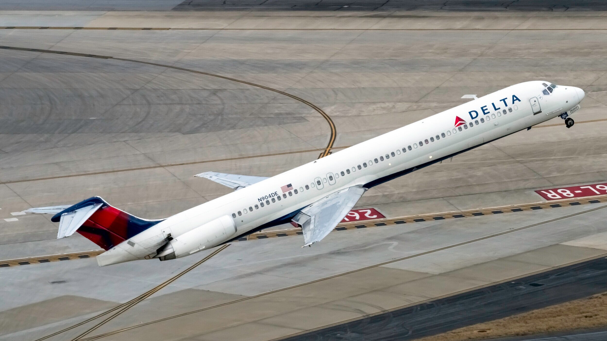 Delta+Air+Lines+McDonnell+Douglas+MD-88+N904DE.jpg