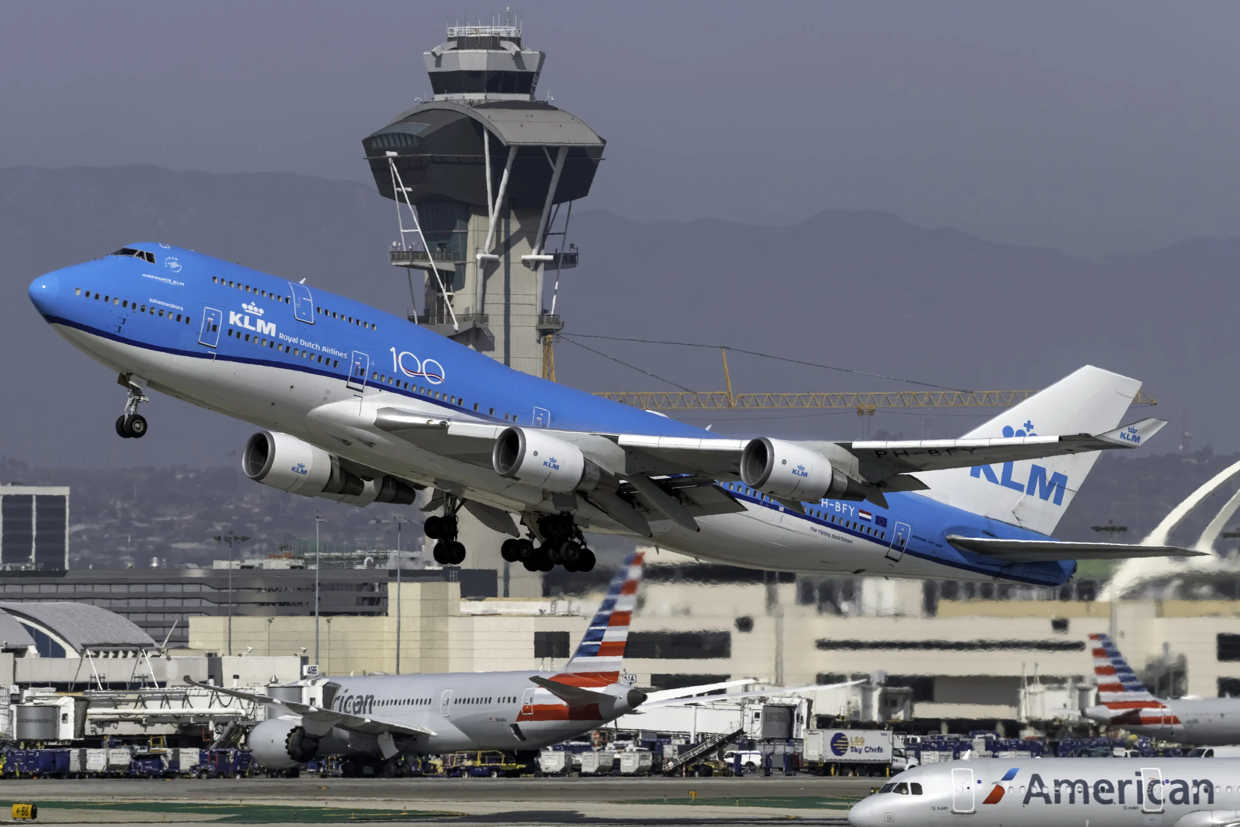 KLM Boeing 747-406(M) PH-BFY.jpg