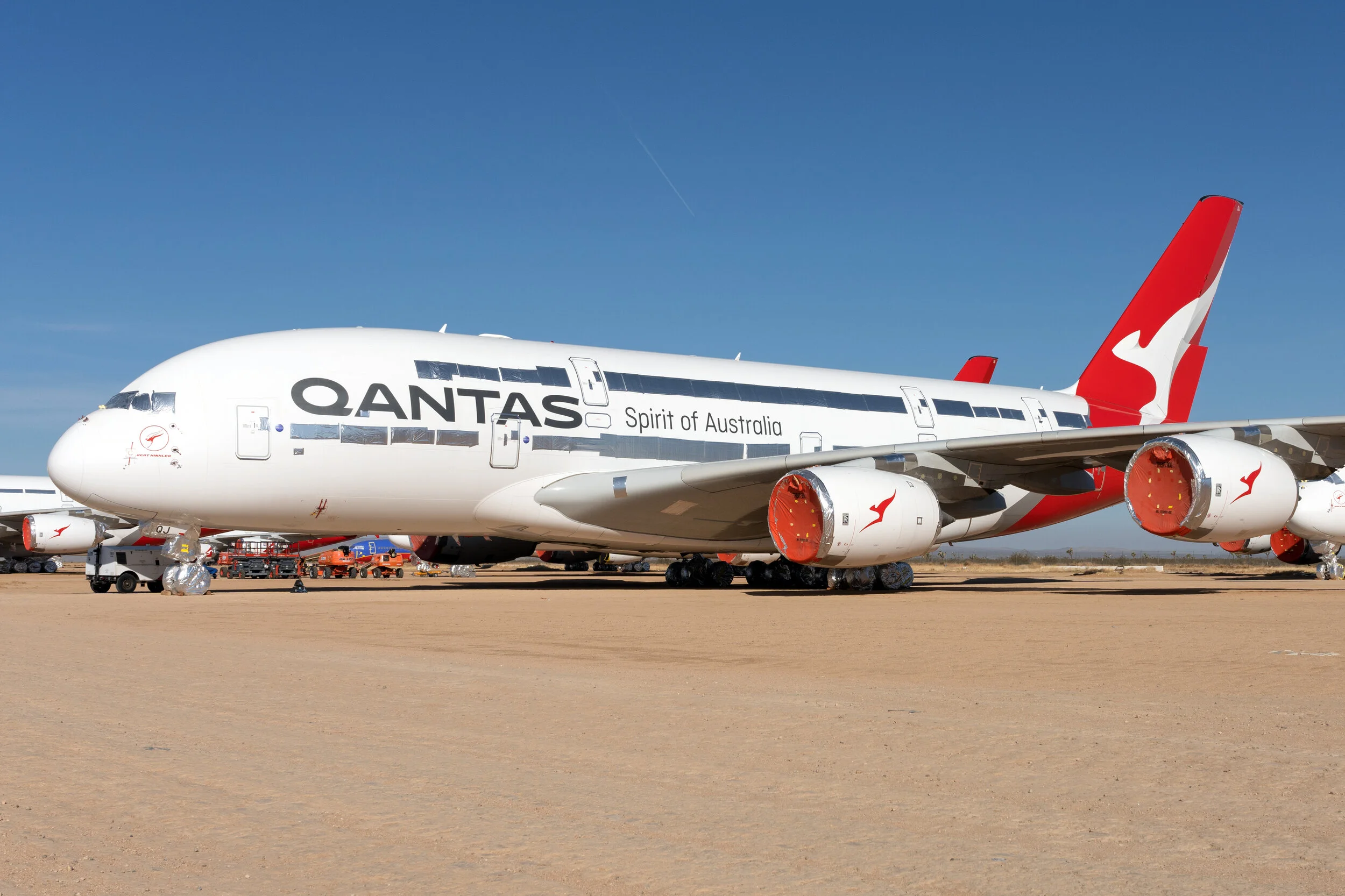 Qantas Airbus A380-841 (3).jpeg