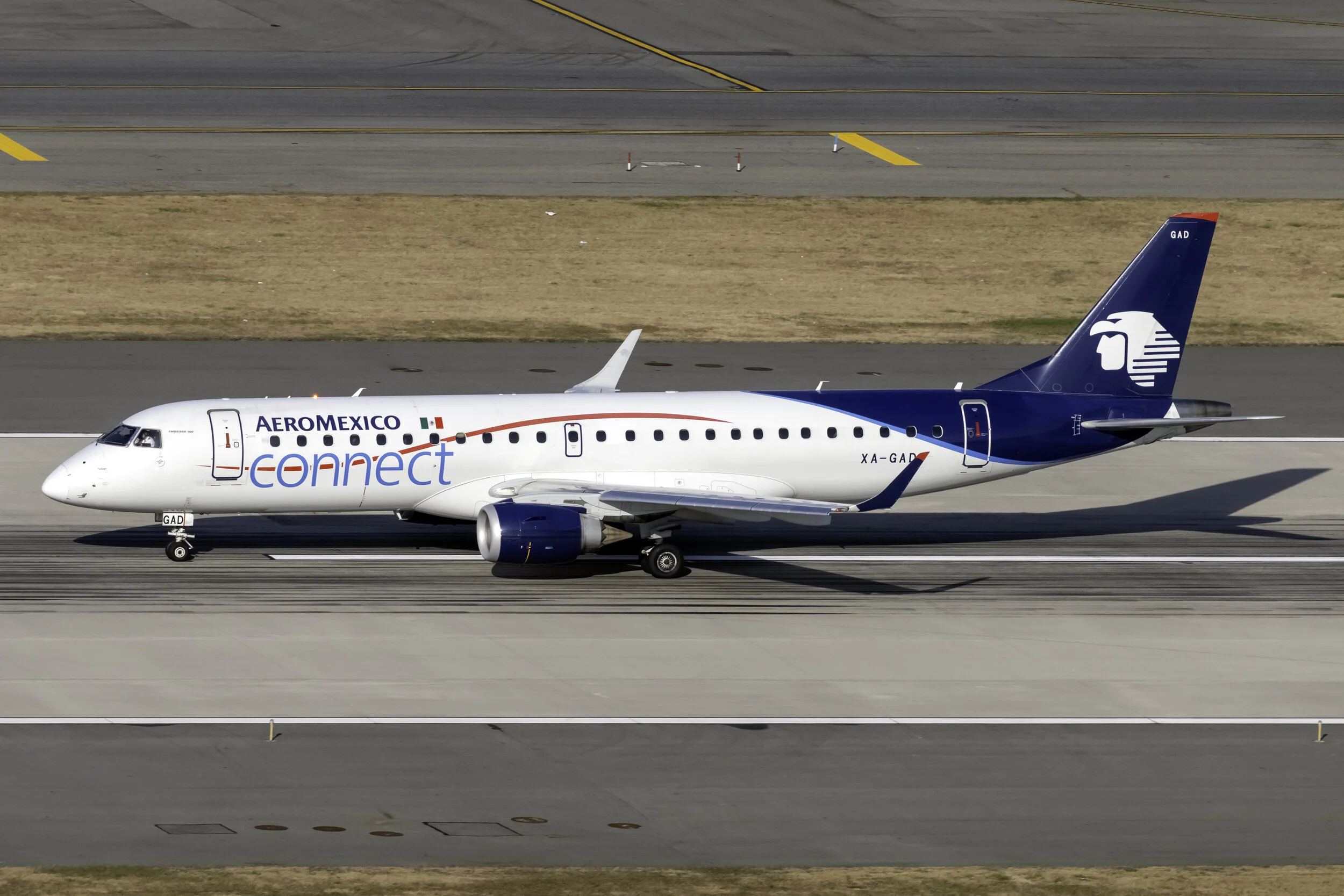 Aeromexico Connect Embraer E190LR XA-GAD.jpg