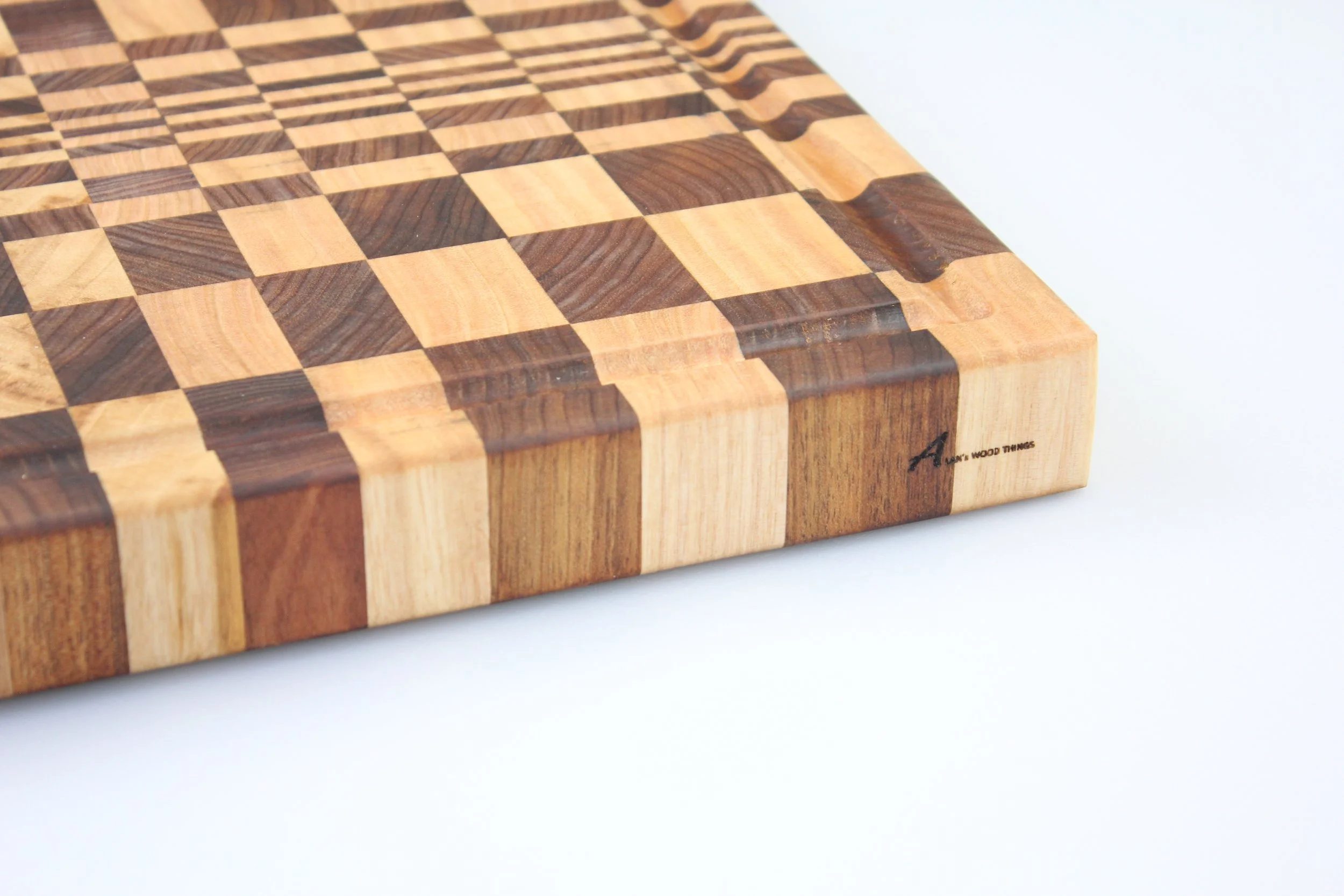 Illusion 470 x 320 Tas Oak _ Blackwood Logo.JPG