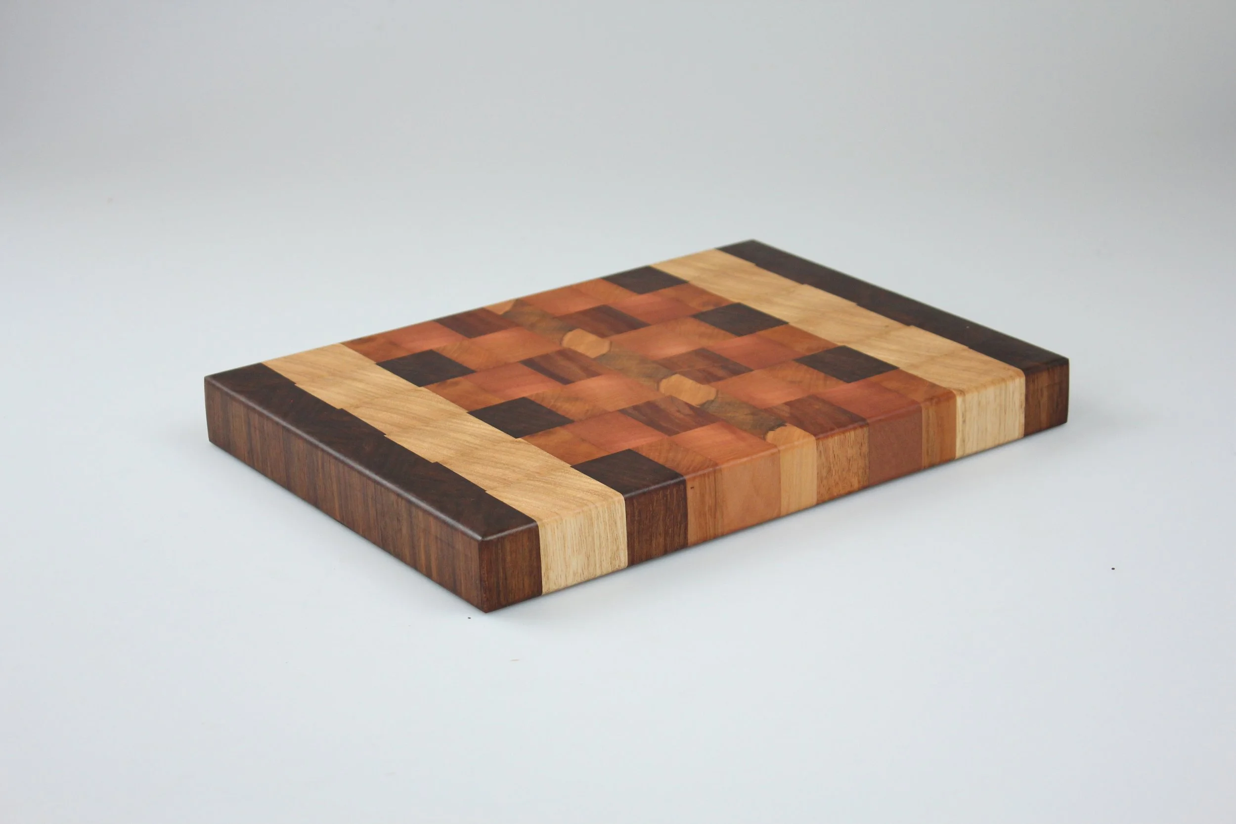 Variety Pattern Small (C) - Tas oak _ Mrytle _ Blackwood - 345x250x33 - Angle.JPG