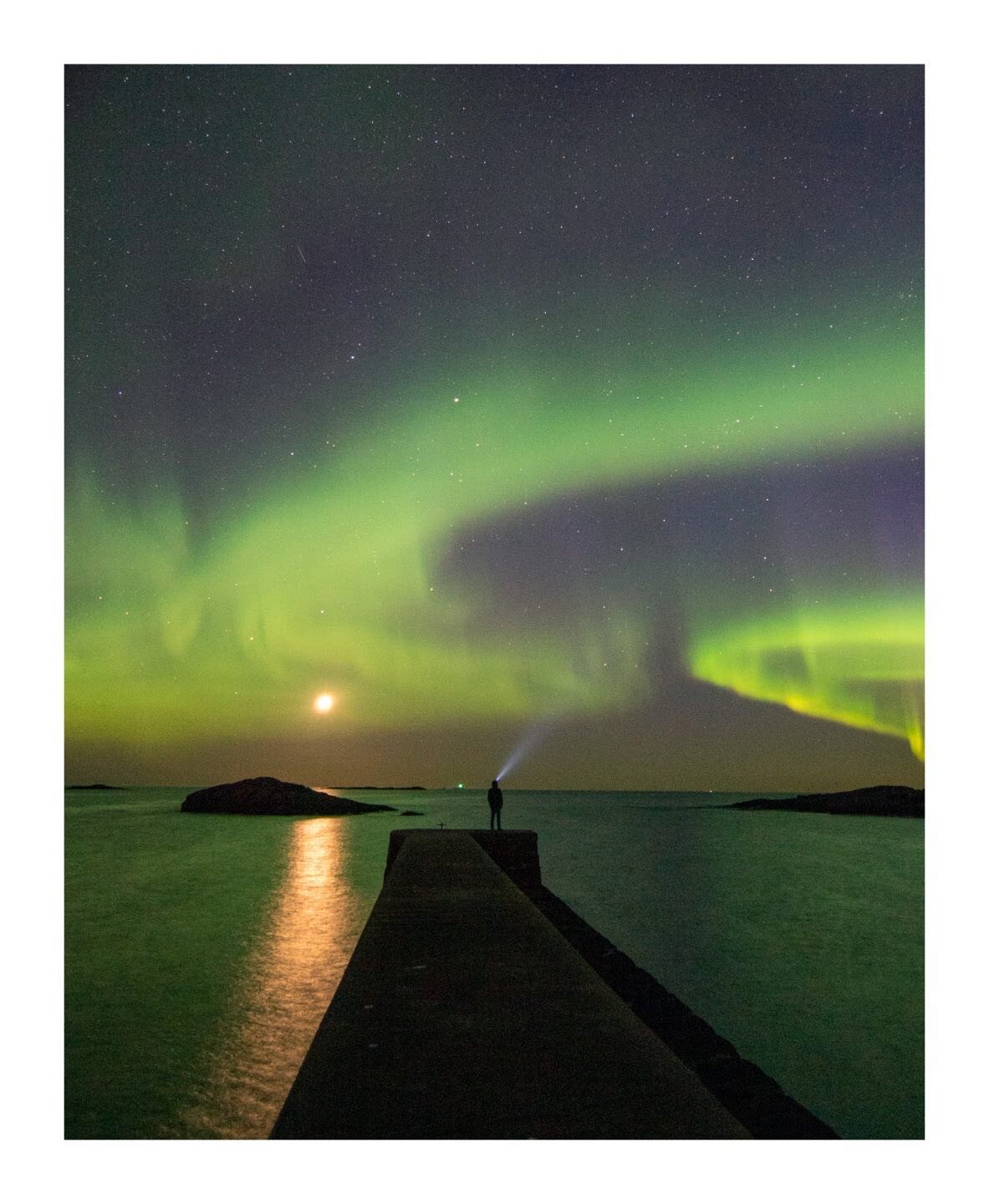 Nordlys

#nordlys #norgeibilder #norgefoto #norges_fotografer #norgerundt #norgeimitthjerte #northernlightspictures #auroraborealis