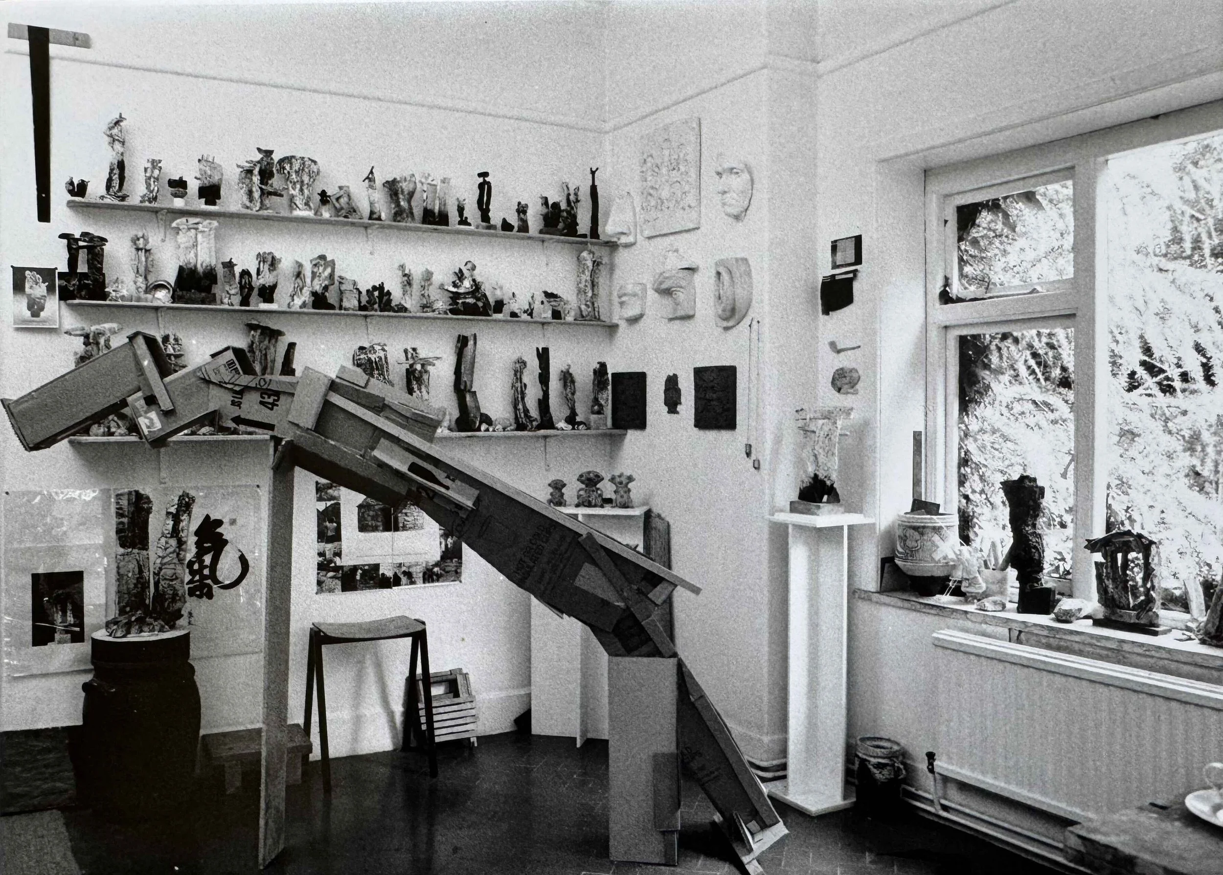 251015-select-interiors-featuring-the-michael-mason-collection-sculpture-ceramics-artists-studio (5).jpeg