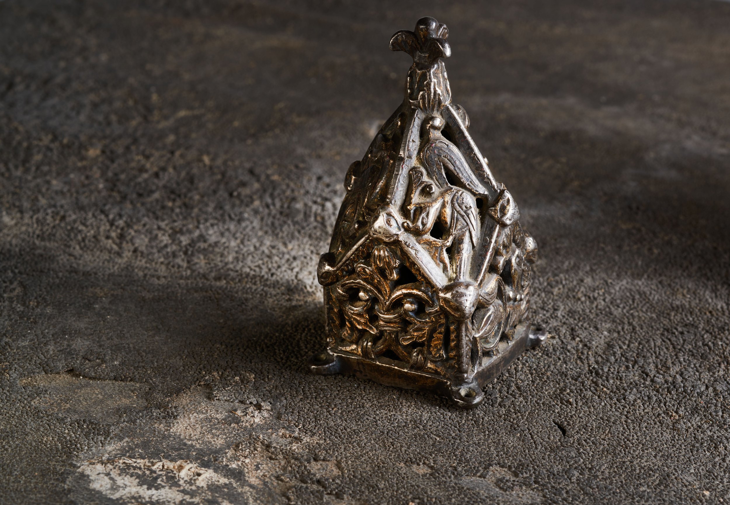 SATURDAY 20 JUNE 
FINE JEWELLERY, WATCHES & OPULENT OBJECTS
AN EXTREMELY RARE AND INTERESTING LATE ANGLO-SAXON CAST COPPER ALLOY CENSER COVER, 10TH/11TH CENTURY, ESTIMATE: £1,000 - £2,000
Learn more