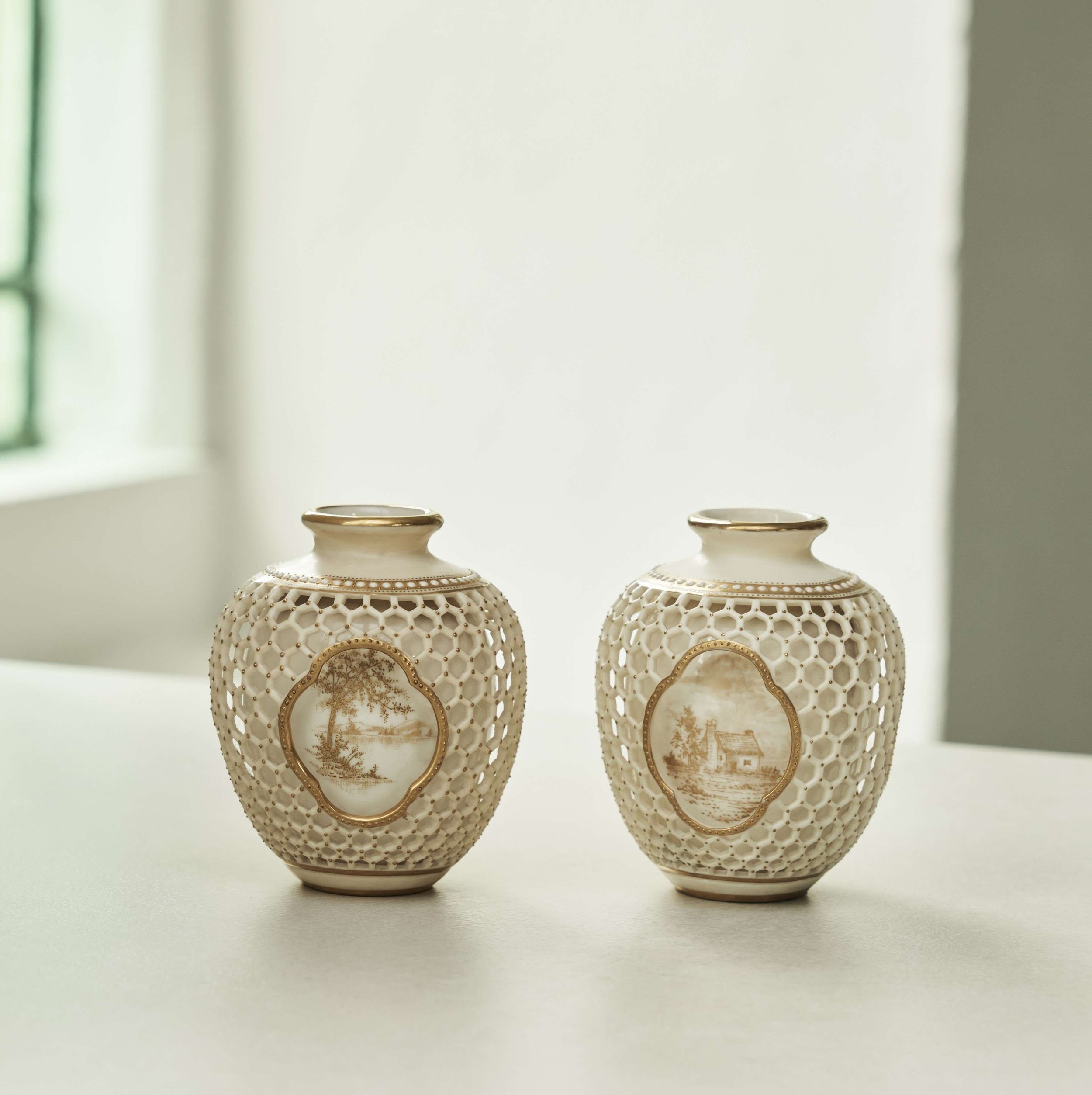 Porcelain-vases-Select-Interiors.jpg
