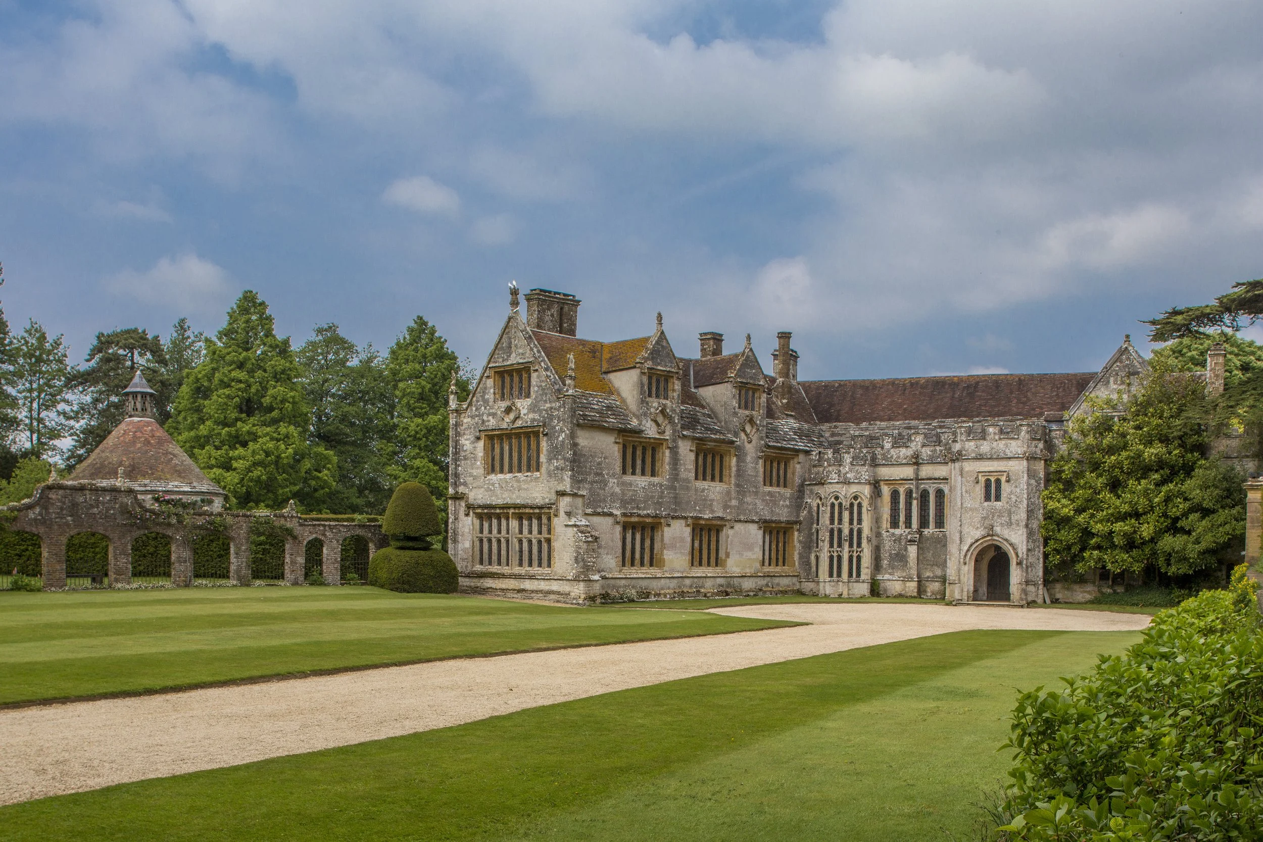 29 JANUARY: VALUATION DAY AT ATHELHAMPTON HOUSE