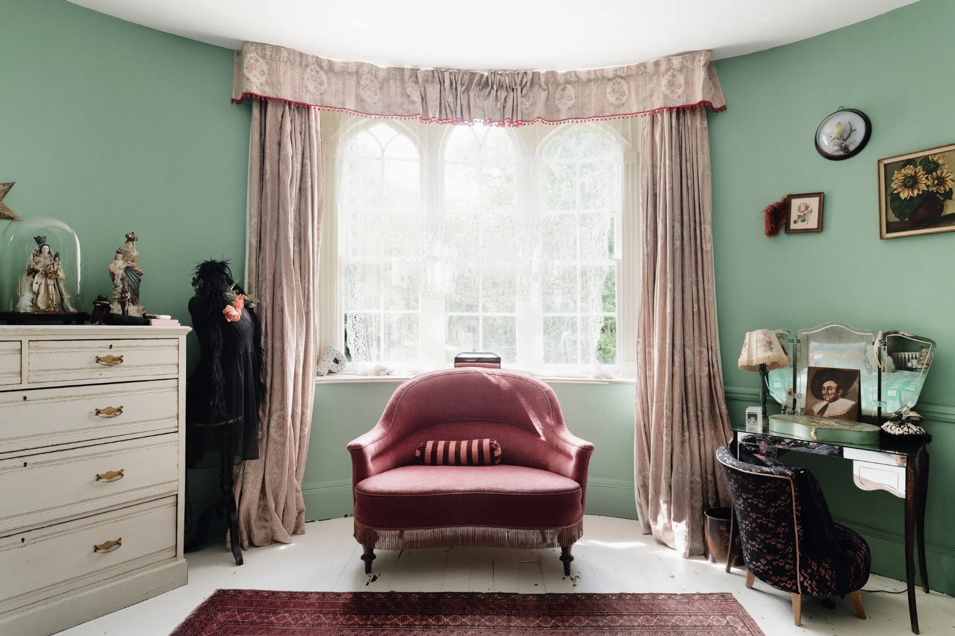 FRIDAY 23 JANUARY AT 9:30AM
PEARL LOWE'S SOMERSET HOUSE COLLECTION
SELECT INTERIORS
Learn more