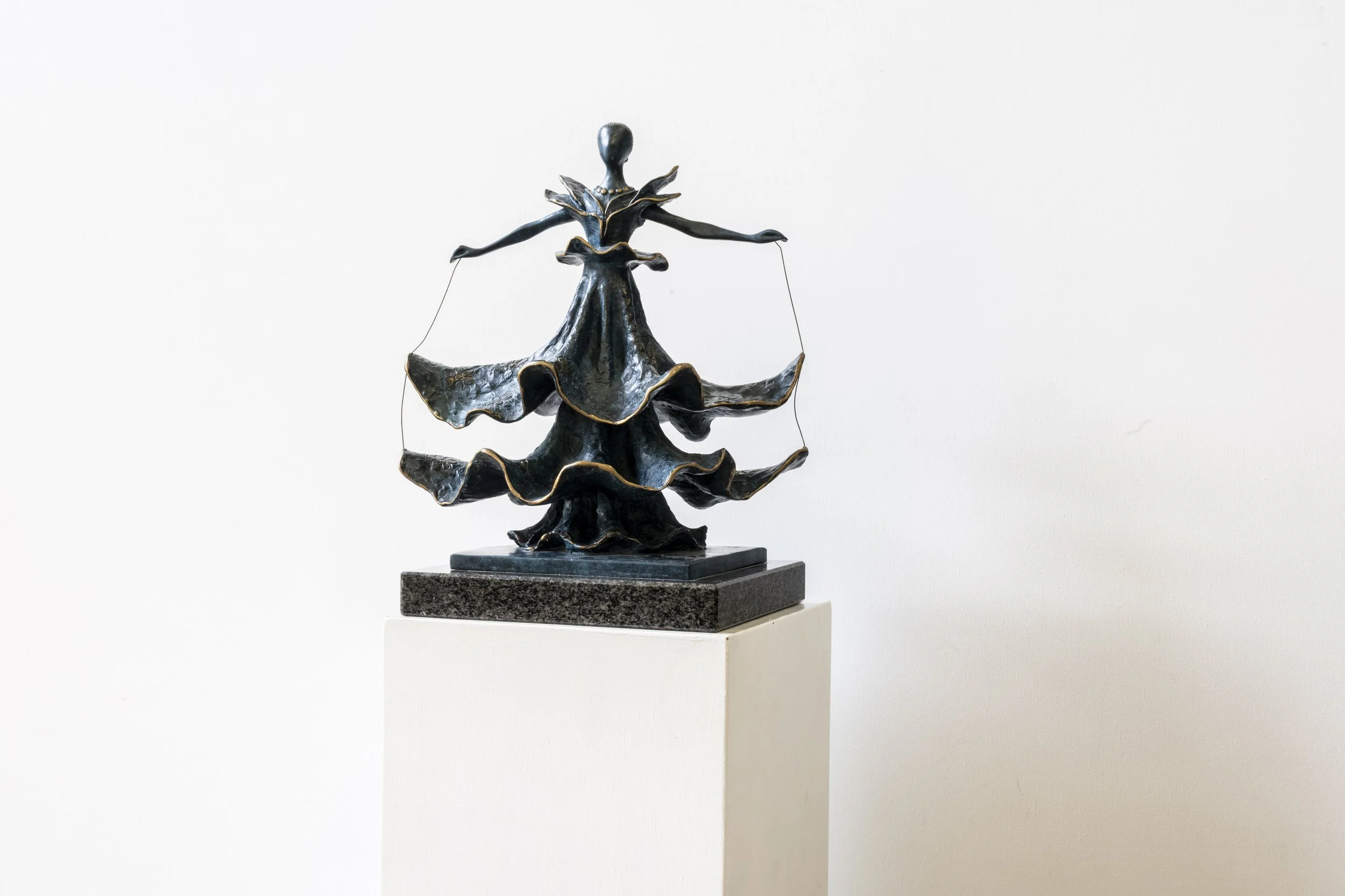 9 OCTOBER
AUTUMN INTERIORS
SALVADOR DALI (1904-1989) 'LA DANSEUSE DE DALI' BRONZE WITH BLUE PATINA
ESTIMATE: £5,000 - £8,000
Learn more