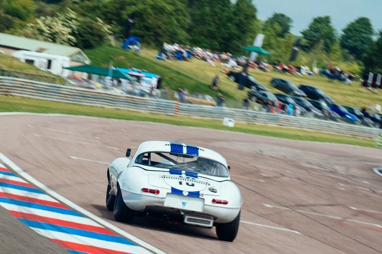 Thruxton Retro Competition and Fast Road Cars, and Motorcycles — Dore ...