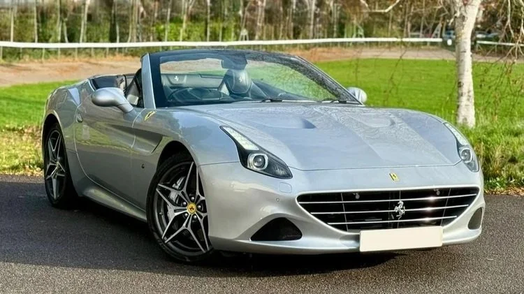 20251122-223a-classic-cars-ferrari.jpg
