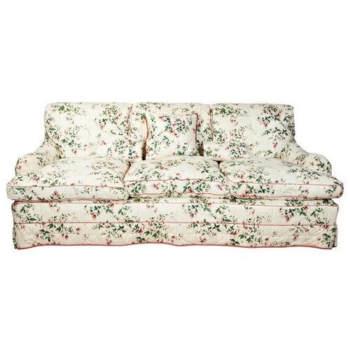 20240703-Mrs-Henry-T-Ford-colefax-fowler-fushia-settee.jpeg