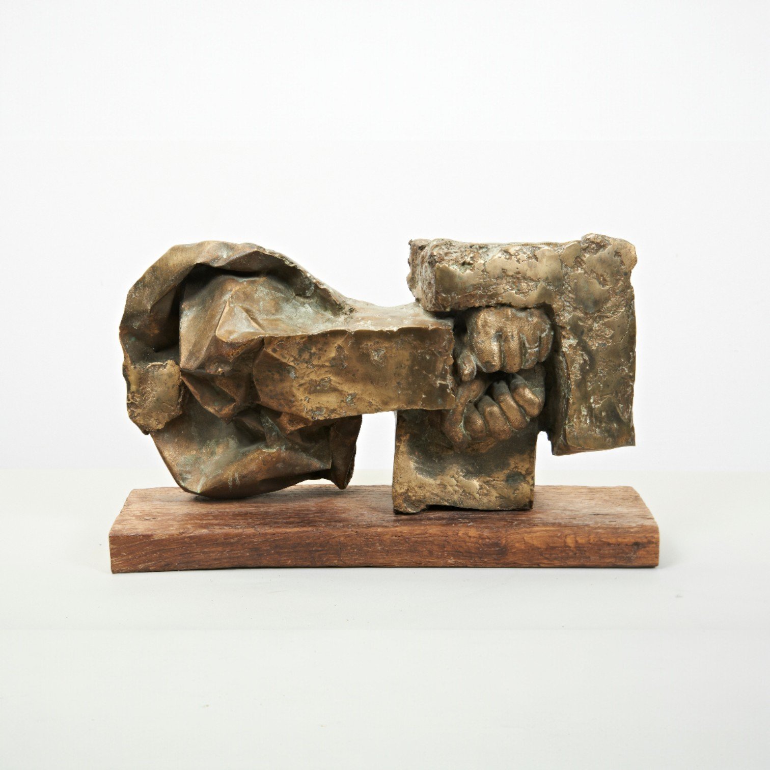 051225-winter-interiors-Felix-Roulin-clenched-fist-sculpture.jpg