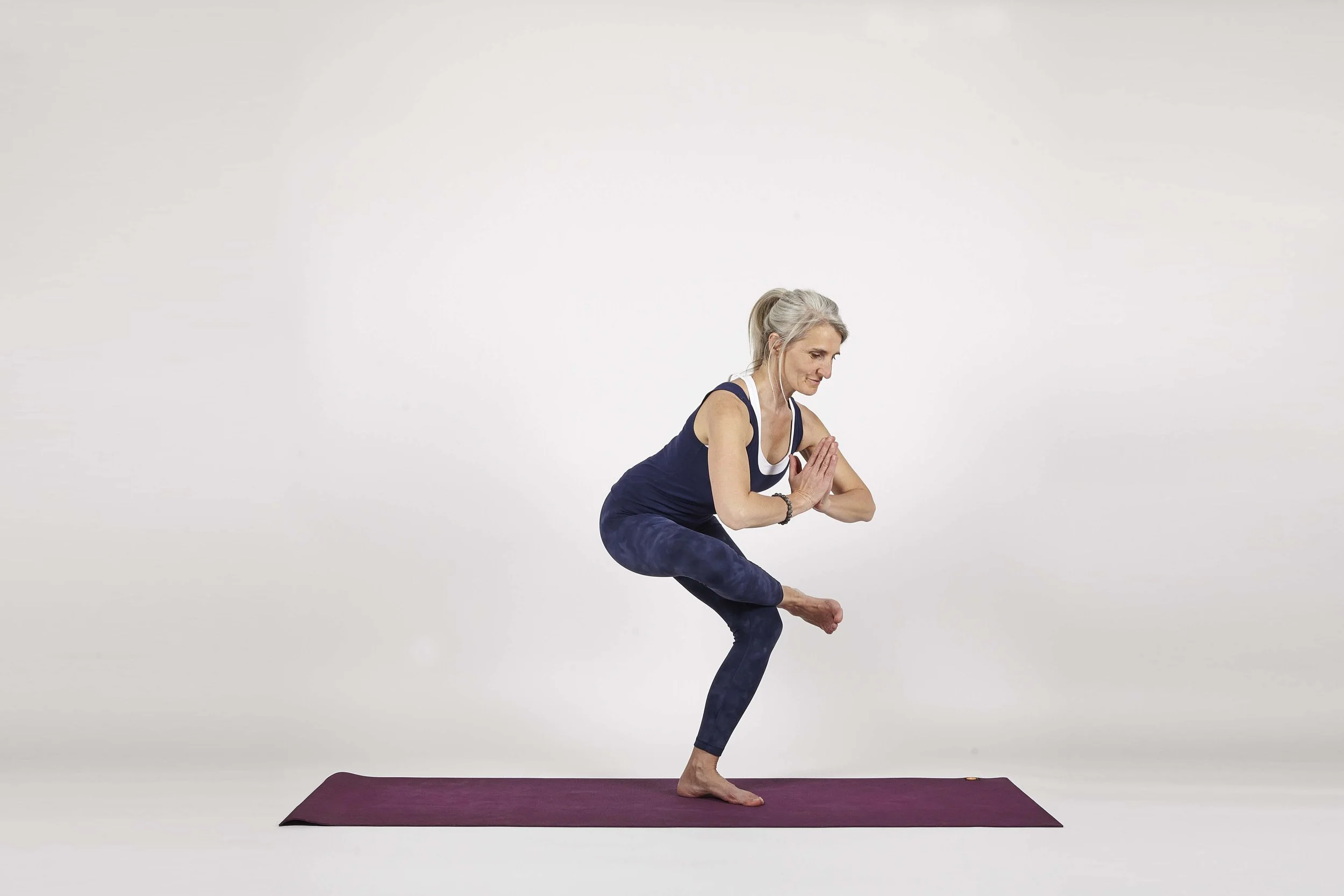 Les 12 Namaskar — Sreemati Yoga