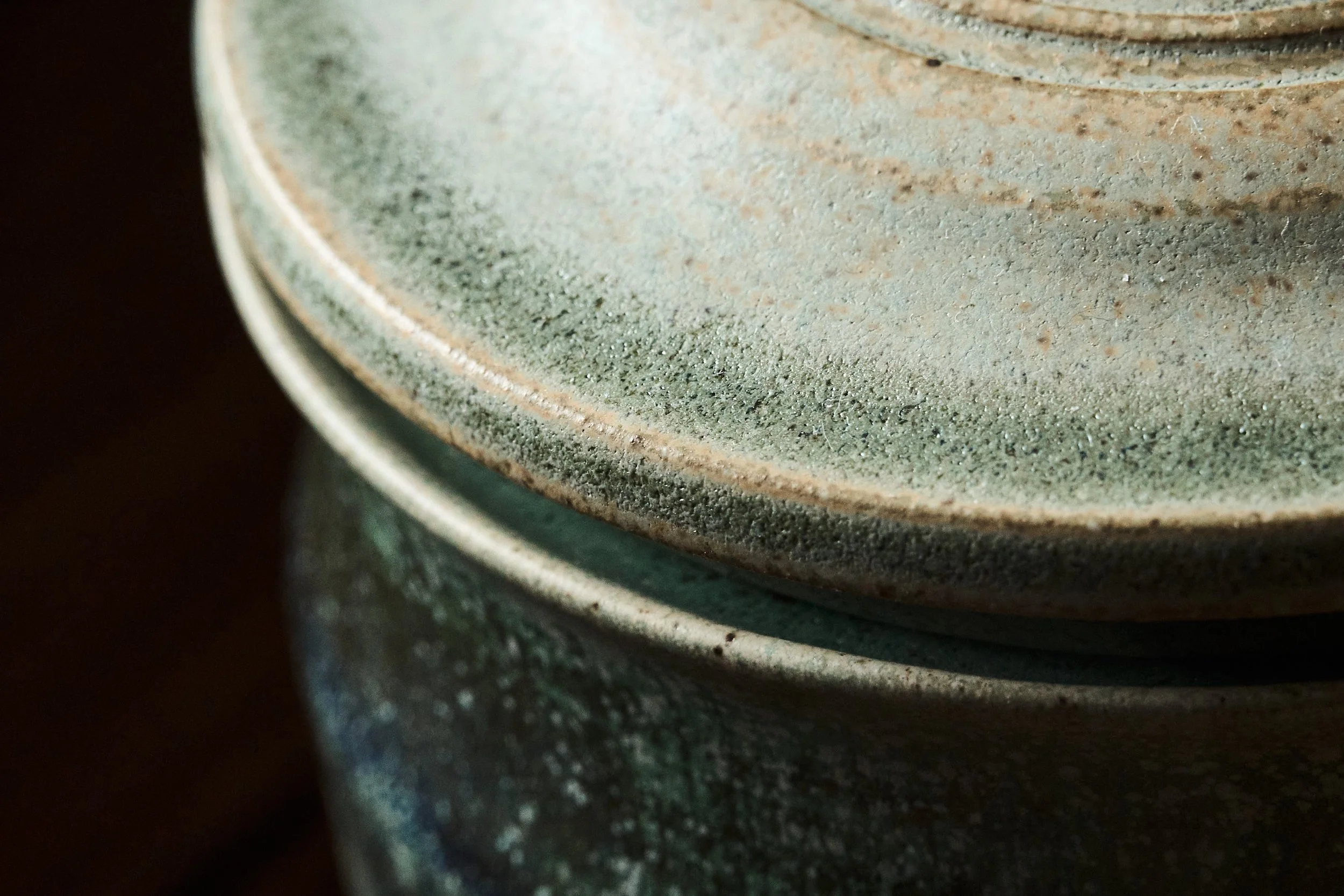 FAV_2025-07-08_Relief_Lampen_Tassen_FV_0511.jpg