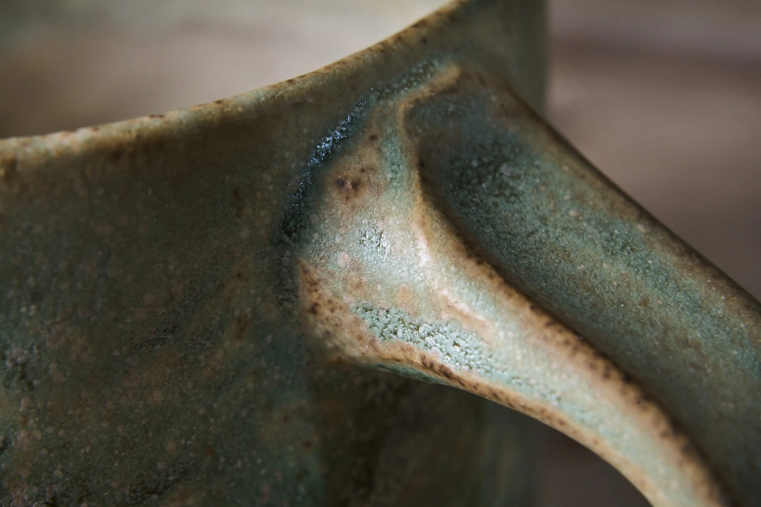 FAV_2025-07-08_Relief_Lampen_Tassen_FV_0670.jpg