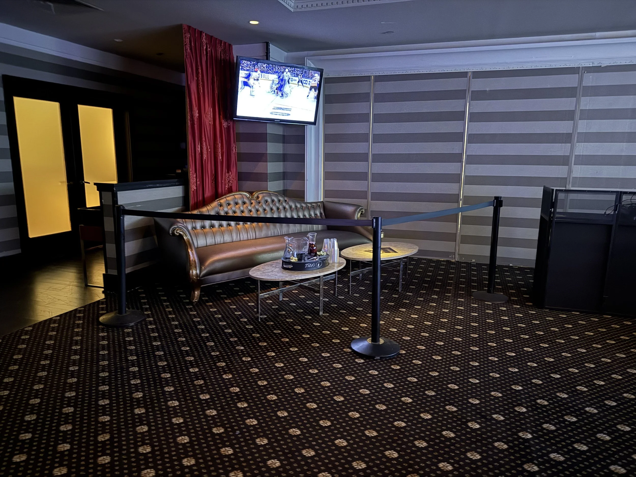 Lounge VIP Bottle Service.jpeg