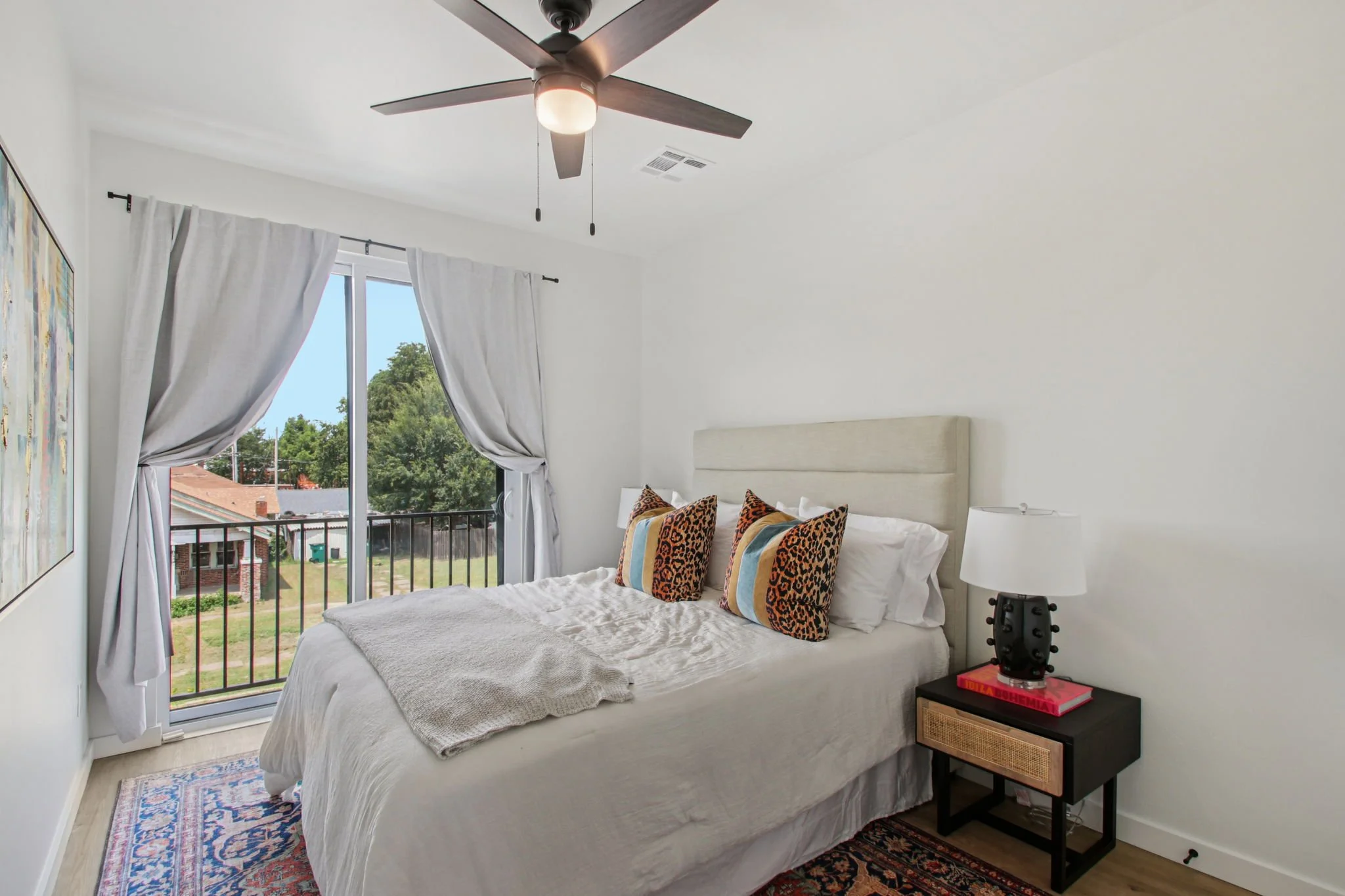 Copy of 40-web-or-mls-unit 2B-010.jpg