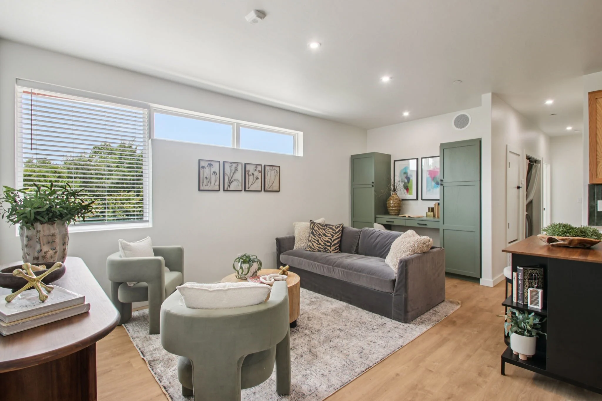 Copy of 12-web-or-mls-unit 2A-012.jpg