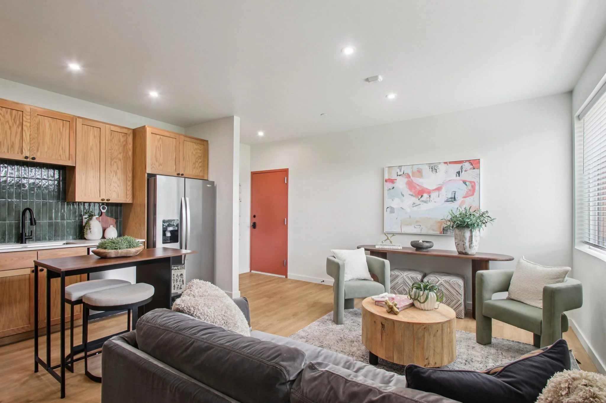 Copy of 14-web-or-mls-unit 2A-014.jpg