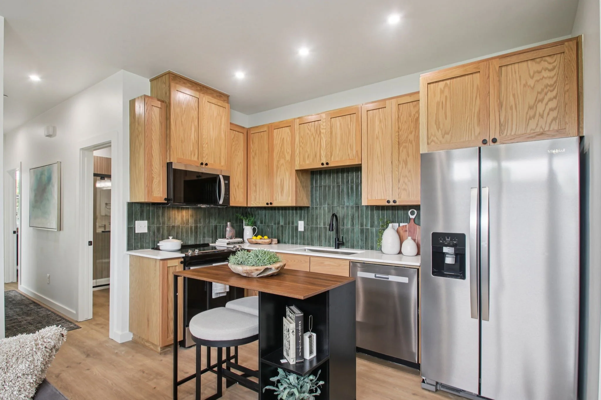 Copy of 16-web-or-mls-unit 2A-016.jpg