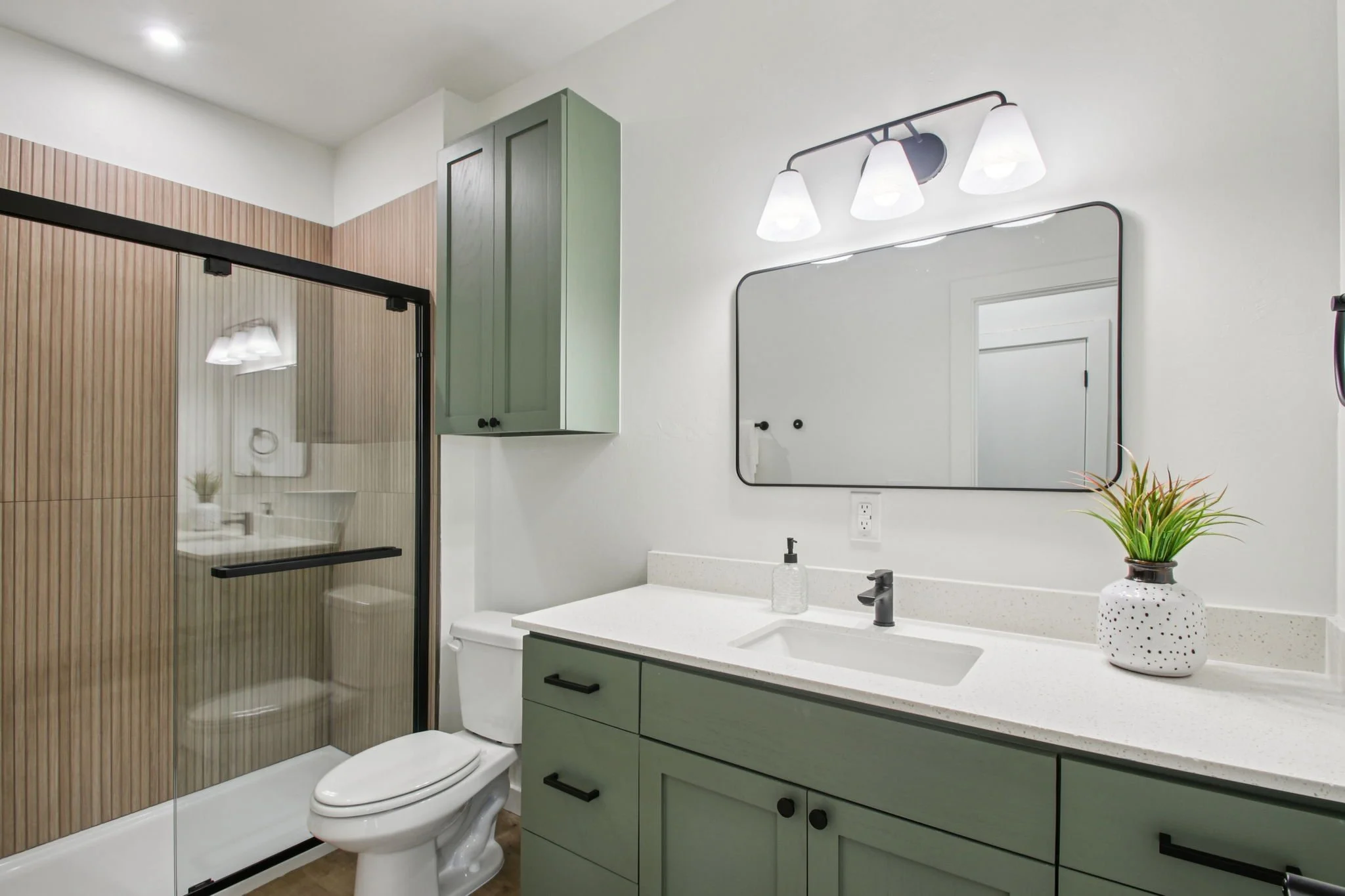 Copy of 18-web-or-mls-unit 2A-018.jpg