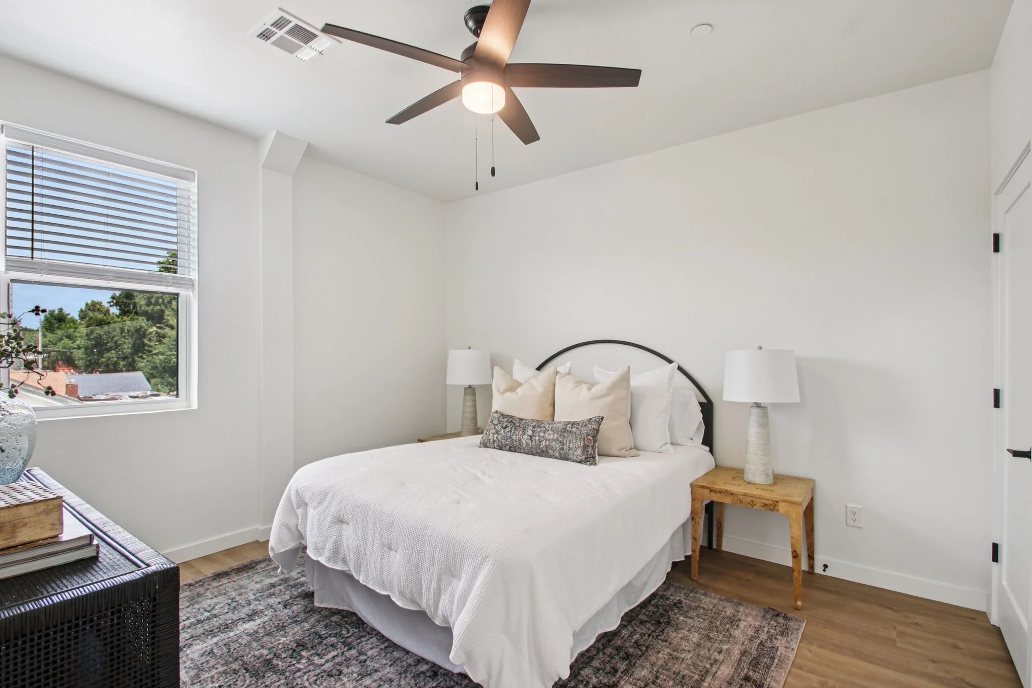 Copy of 22-web-or-mls-unit 2A-022.jpg