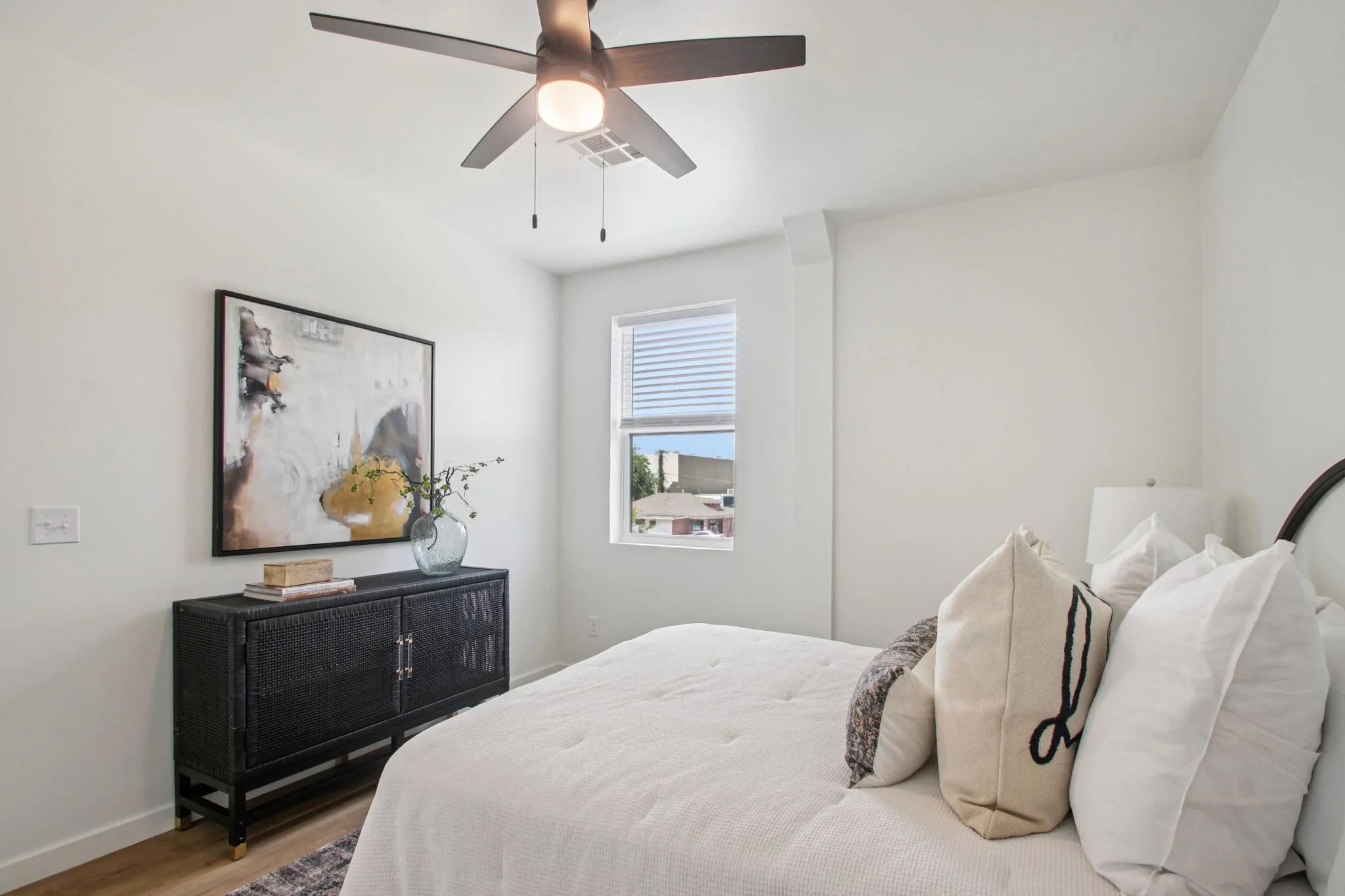 Copy of 23-web-or-mls-unit 2A-023.jpg