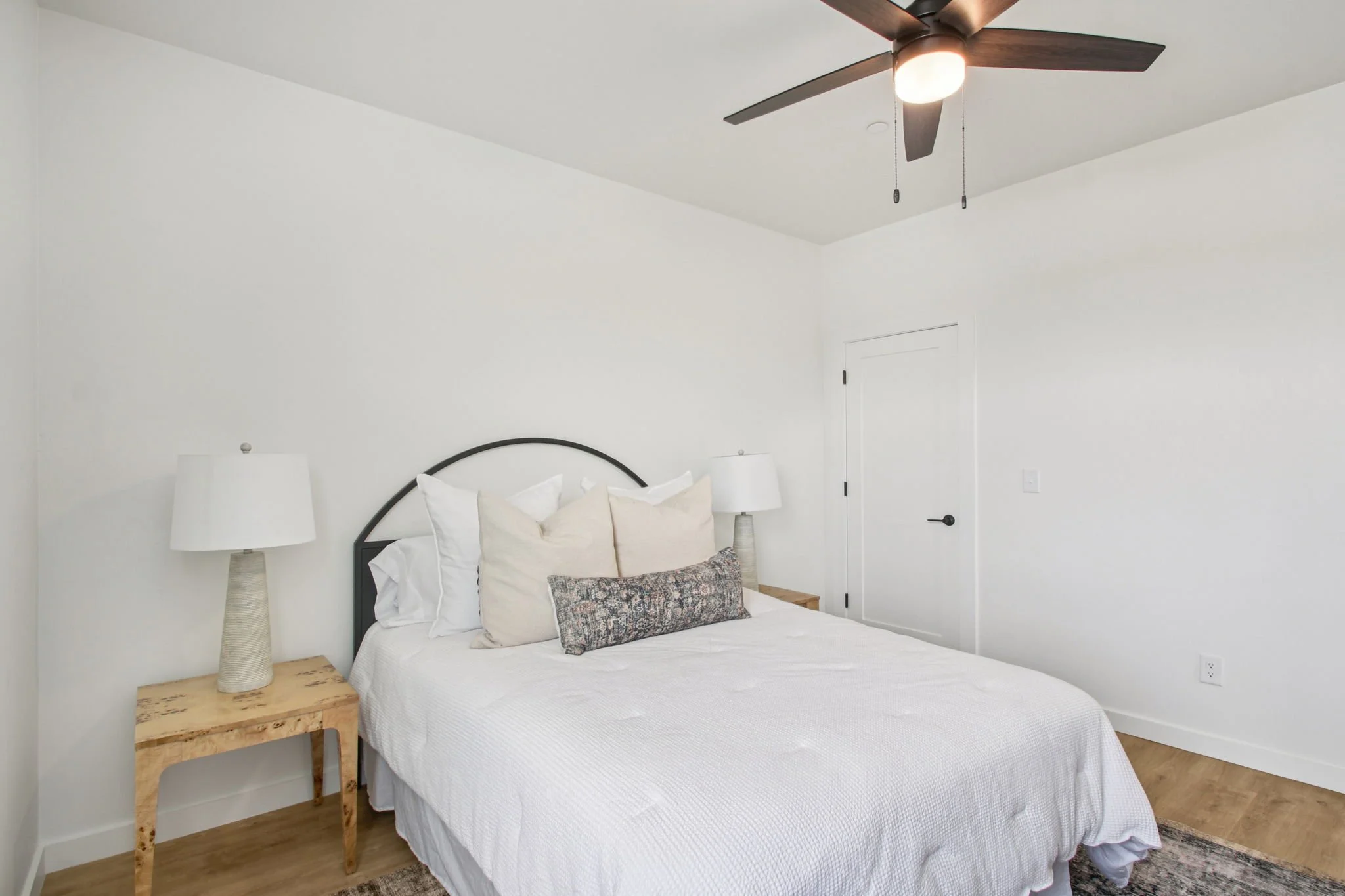 Copy of 24-web-or-mls-unit 2A-024.jpg