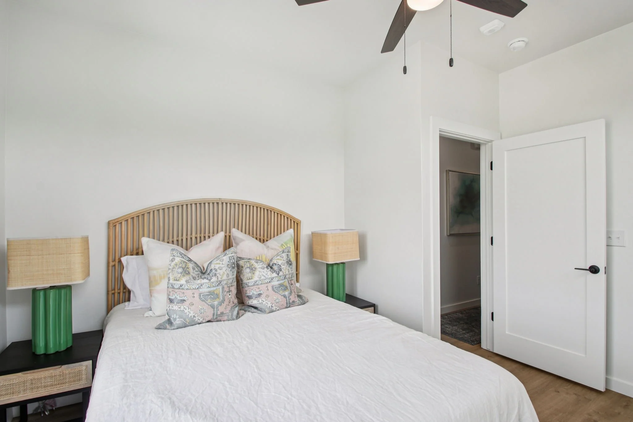 Copy of 27-web-or-mls-unit 2A-027.jpg