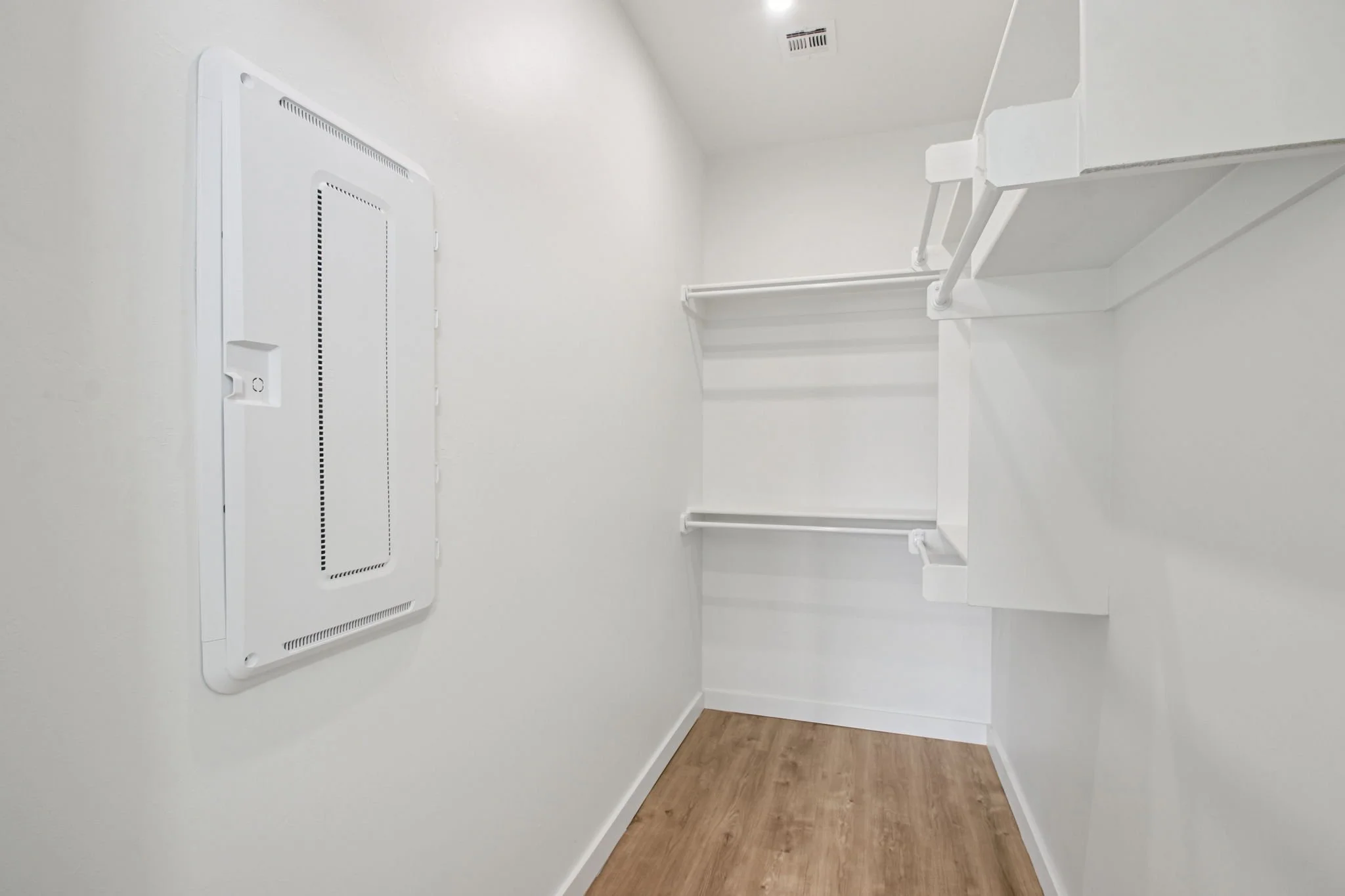 Copy of 28-web-or-mls-unit 2A-028.jpg