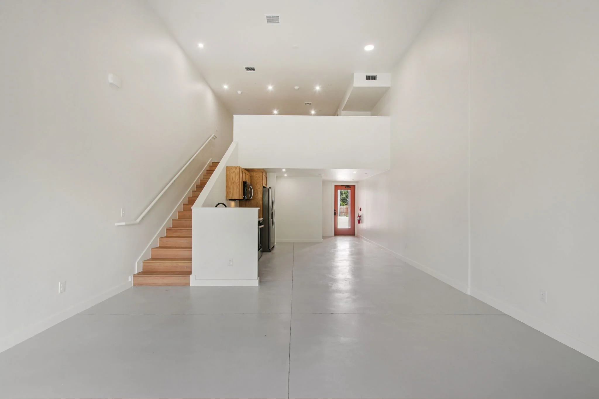 Copy of 47-web-or-mls-unit 1E-004.jpg