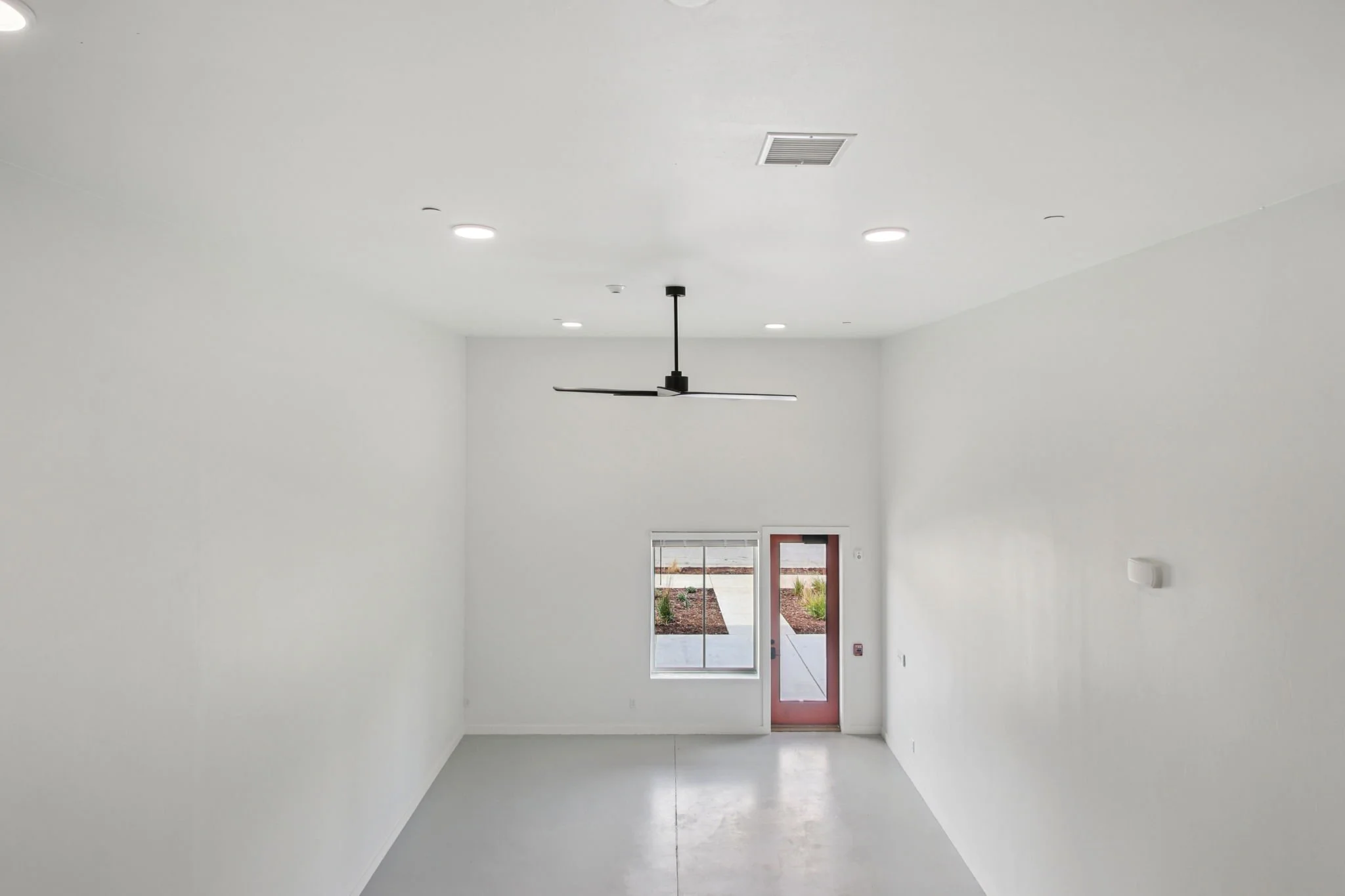 Copy of 49-web-or-mls-unit 1E-006.jpg