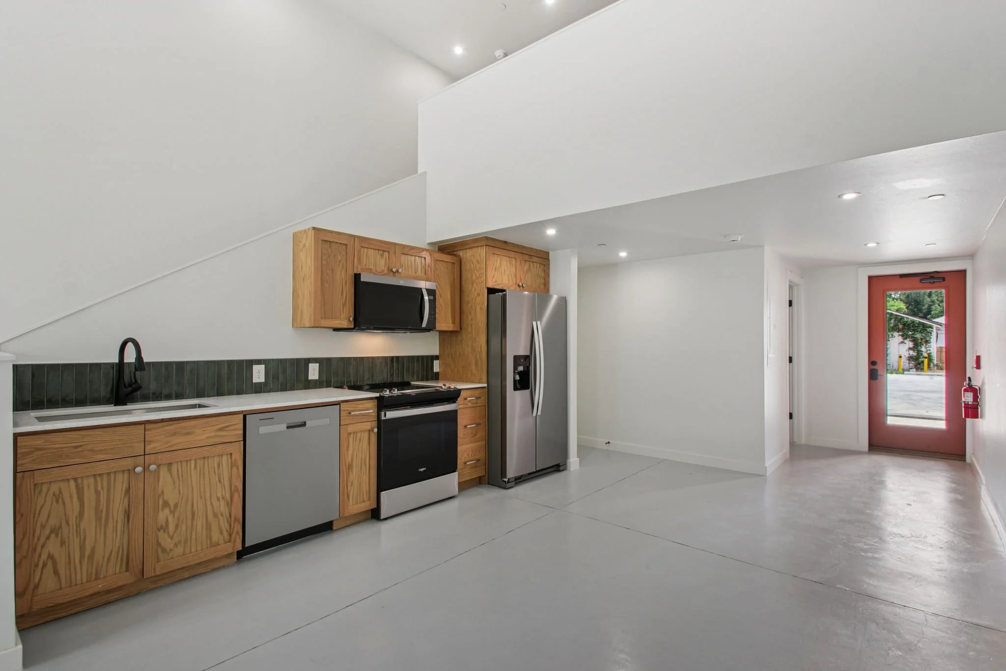 Copy of 50-web-or-mls-unit 1E-007.jpg