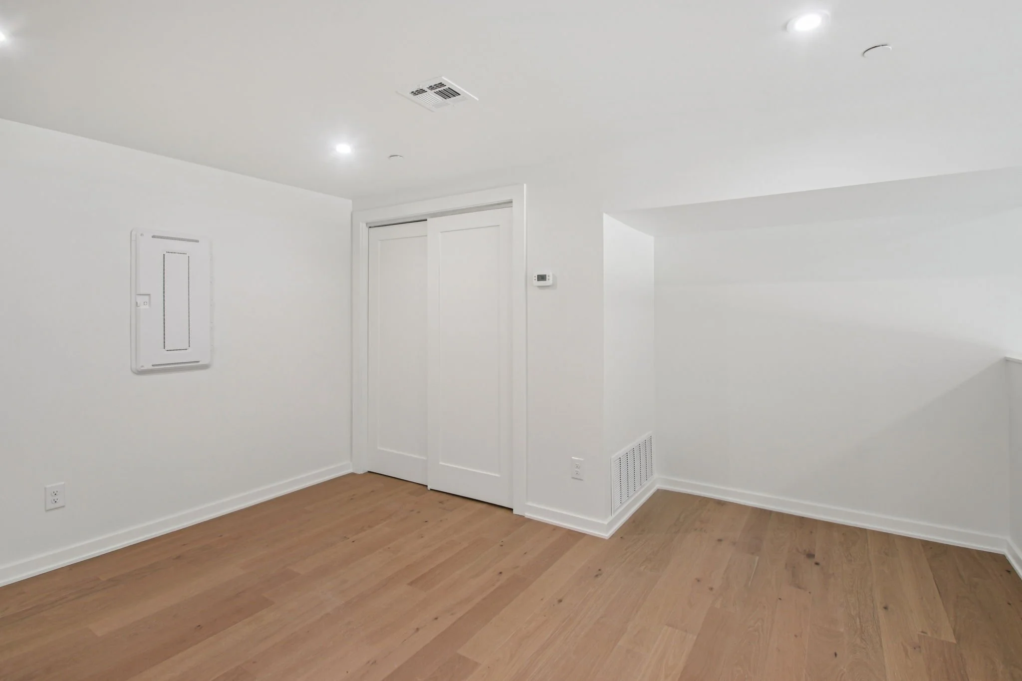 Copy of 56-web-or-mls-unit 1E-013.jpg