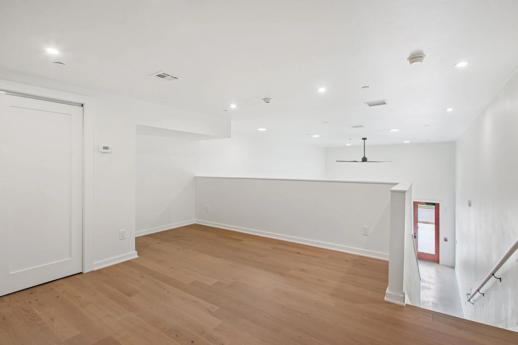 Copy of 53-web-or-mls-unit 1E-010.jpg