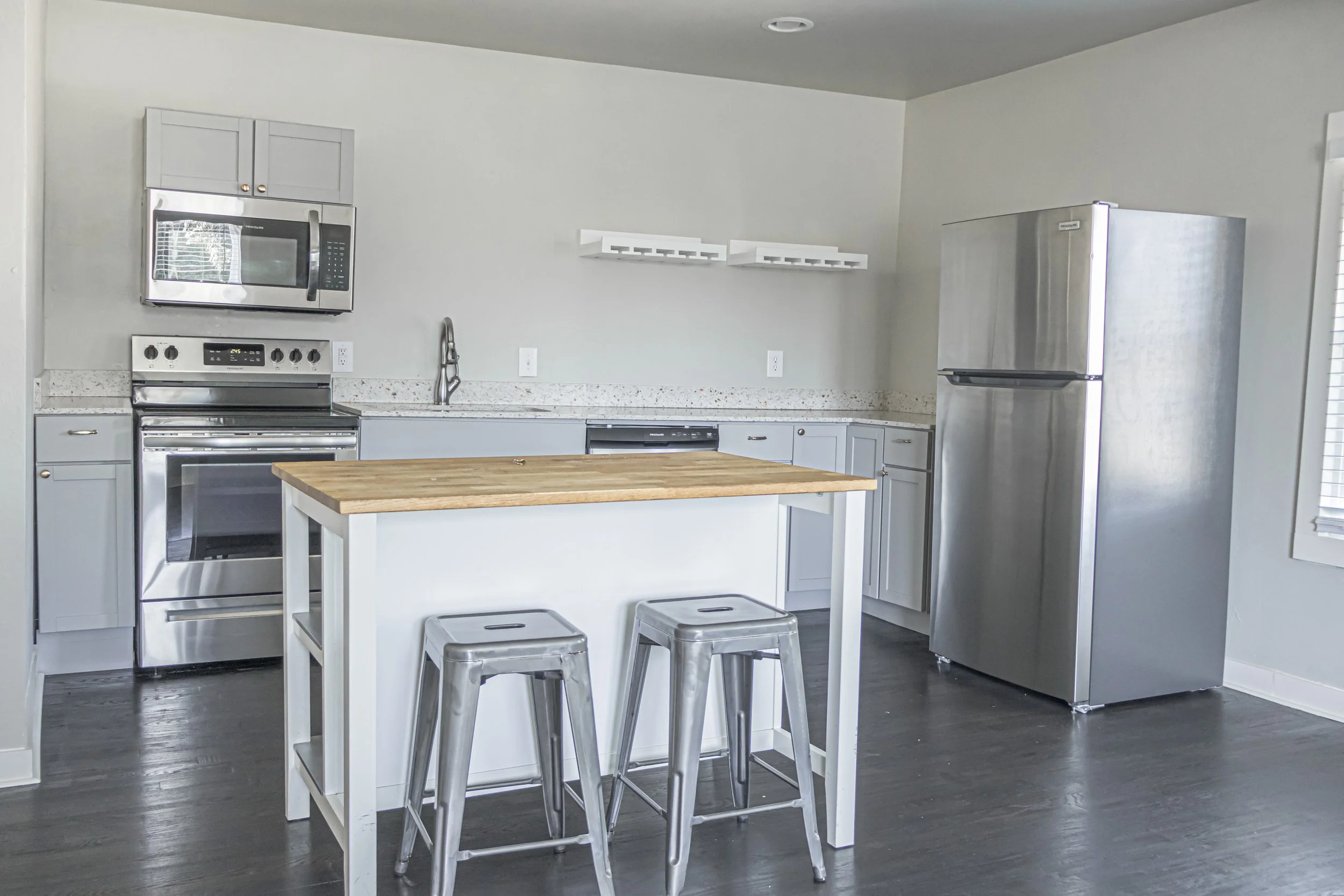 1216 N. Blackwelder Ave #9 