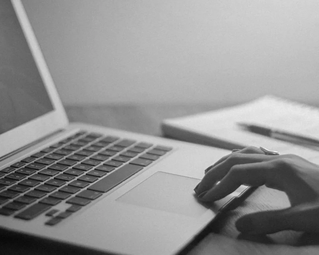 Why Hiring a Graphic Designer Is a Strategic Win for Small Business Branding