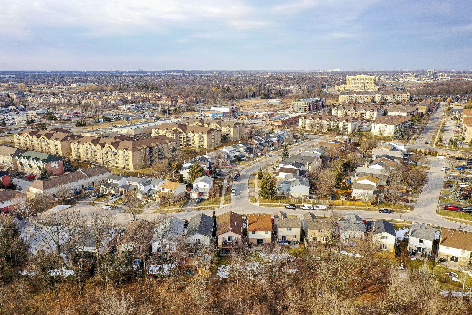 Rise Real Estate Media Toronto Based Real Estate Photographer