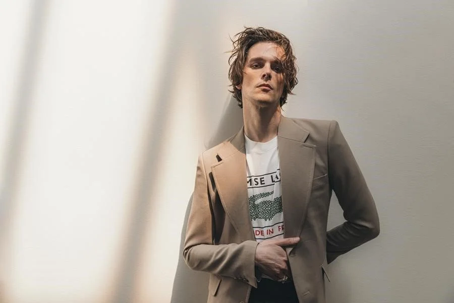 iDKHOW shares new single 'INFATUATION'