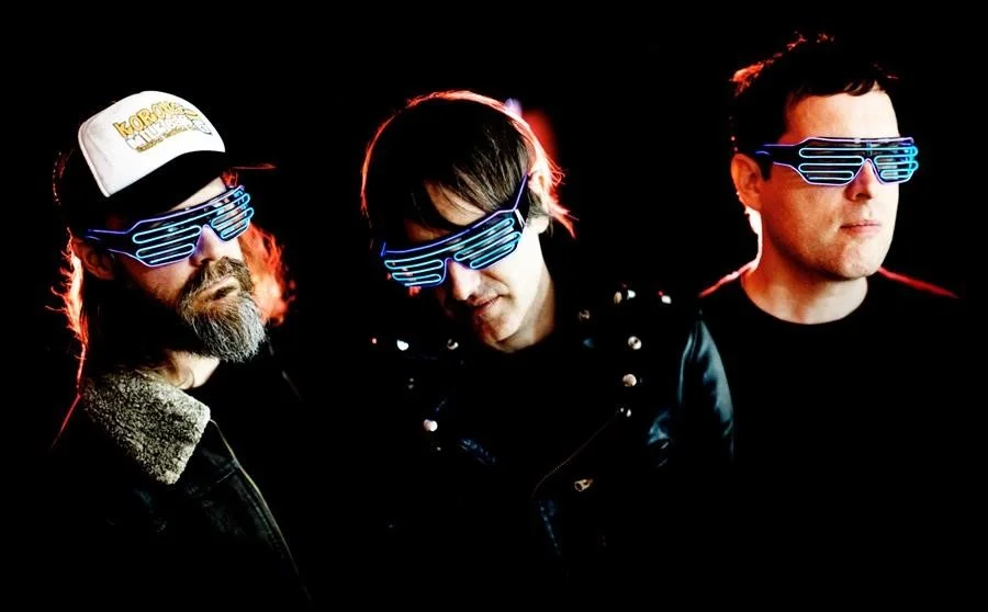 Ash release 'Race The Night (Acoustic)' to celebrate announcement of their new Deluxe Album release ‘Race The Night Expanded’ 