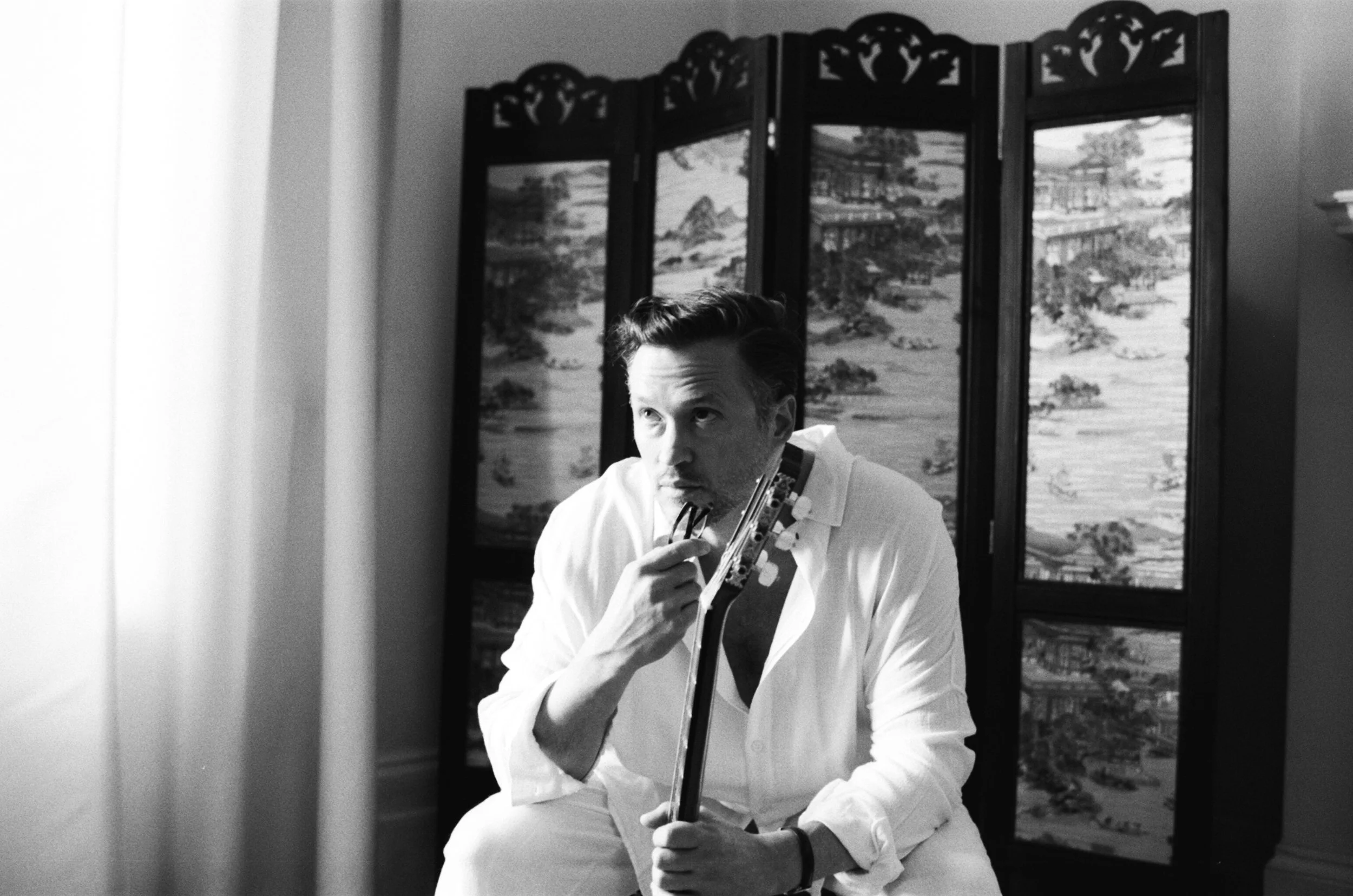 Robin Katz shares lead single ‘The Moon’ from new album ‘Hypnos’ out 29th May via Gearbox Records