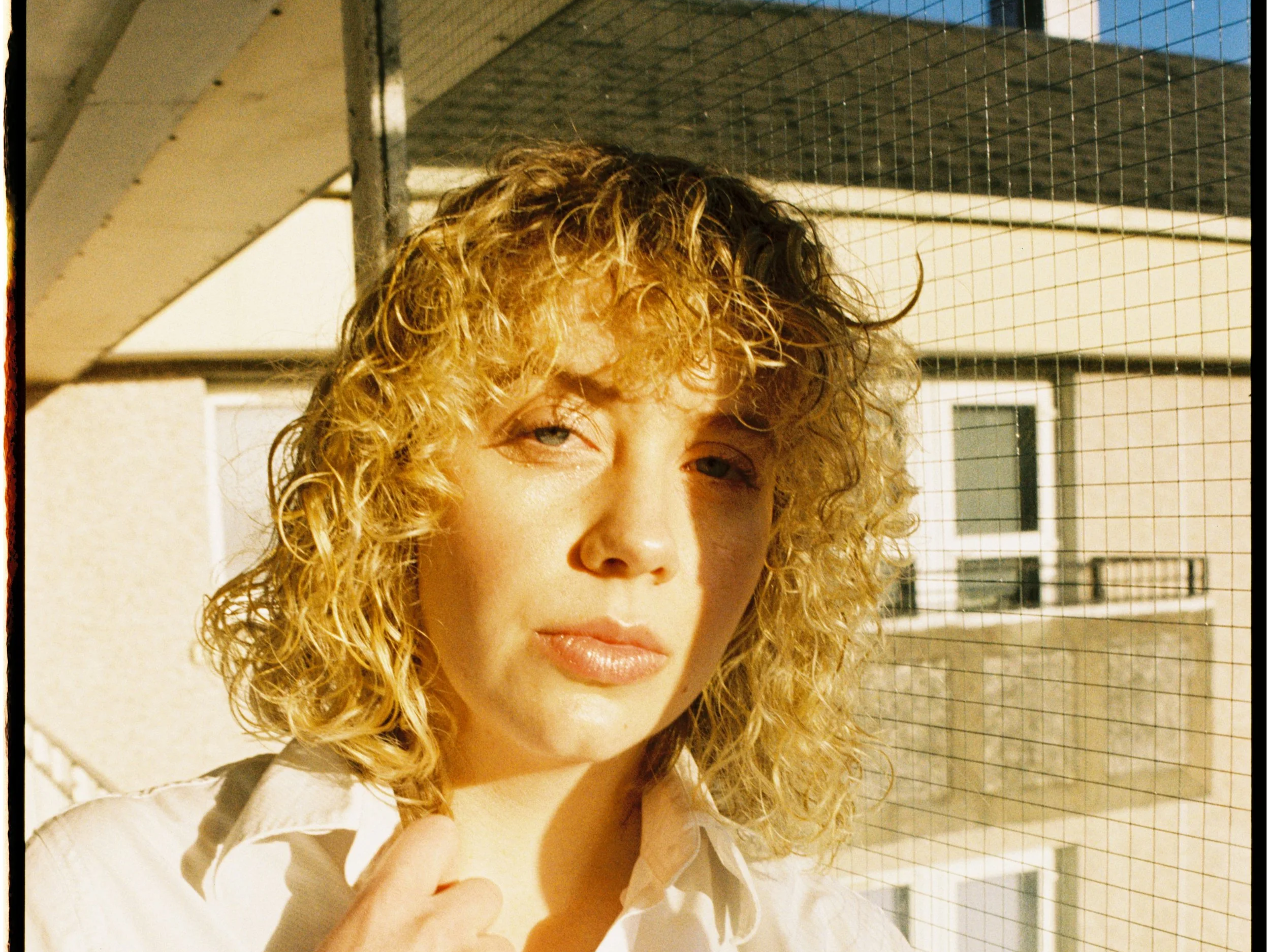 Lizzie Reid shares new single ‘Sentimental’ ahead of EP Undoing and UK tour