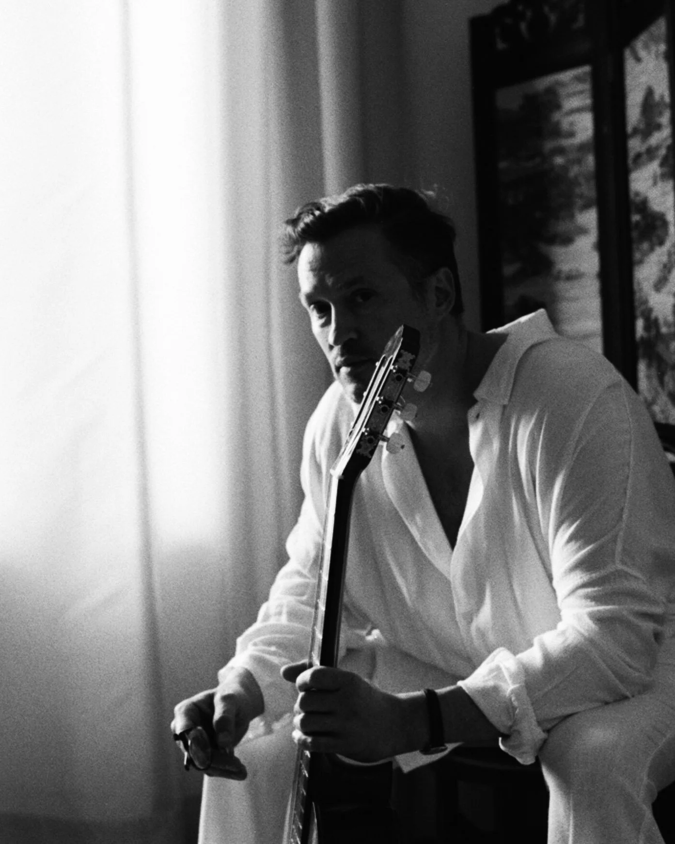 Robin Katz shares new single ‘Floating World’ and announces headline performance at Saatchi Yates on 28th May