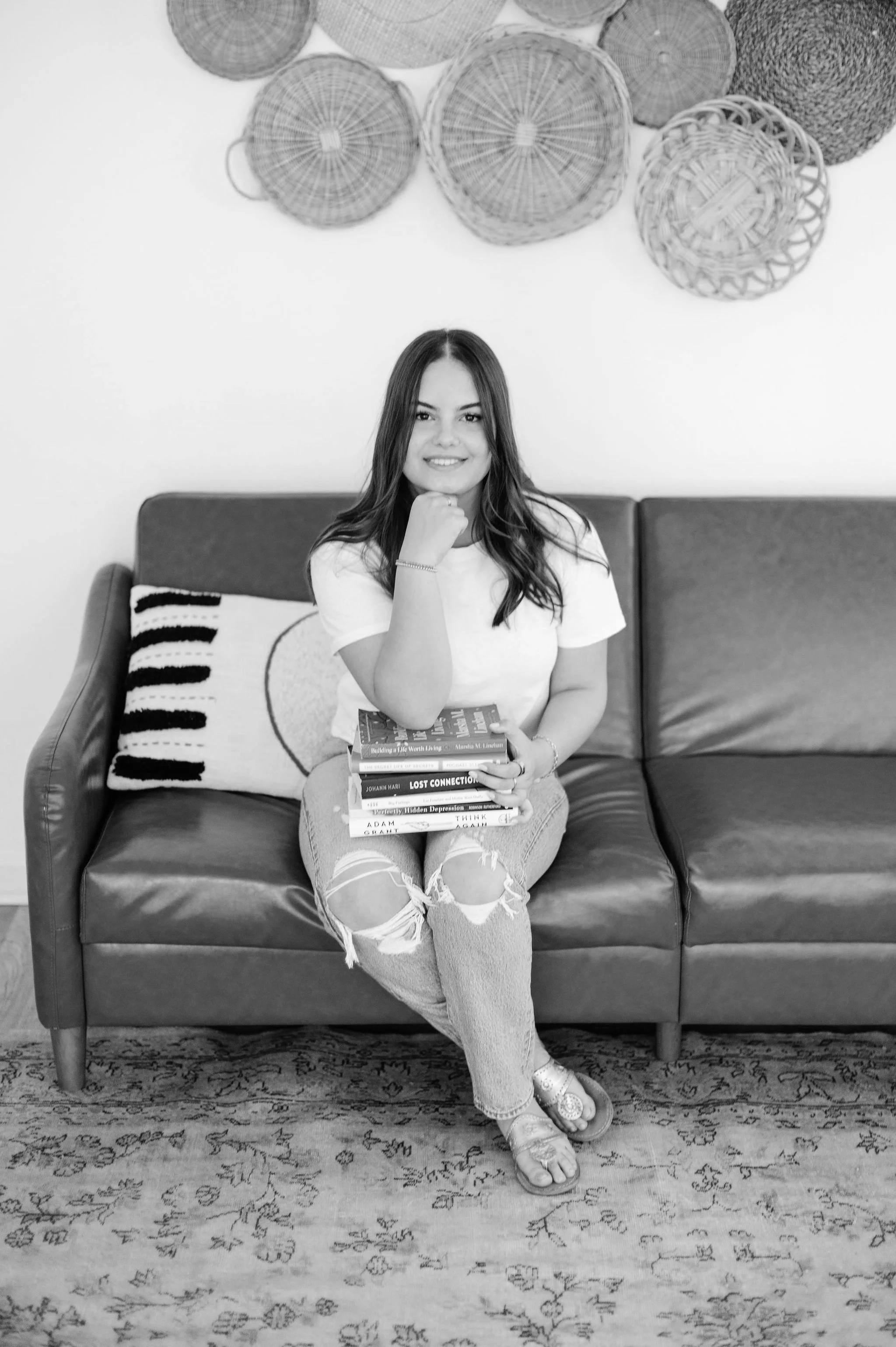 126. YOUR MENTAL HEALTH TOOLKIT for the Holiday Season (Navigating Finals Stress, Family Relationships, Seasonal Depression, + Body Image)