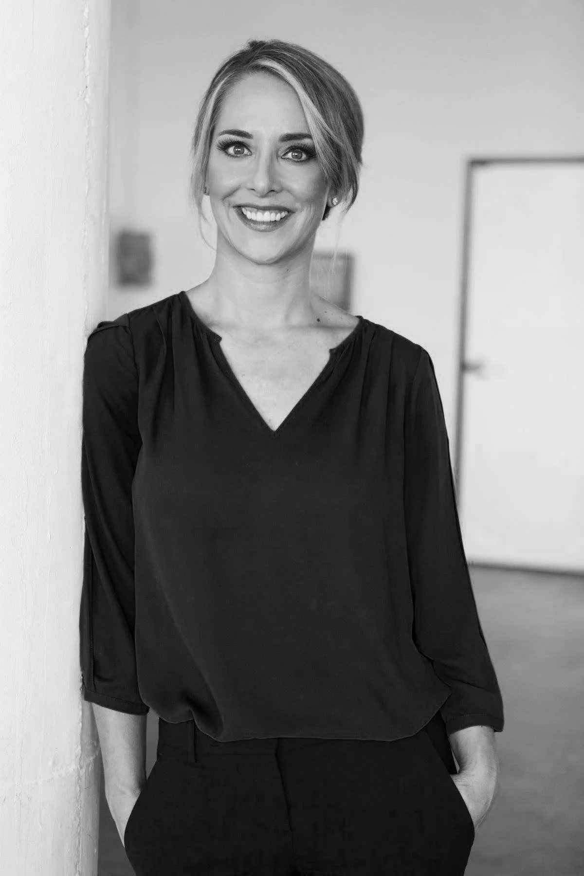 137. The Hidden Dangers of Social Media Use: Mental Health Risks for Teens Online &amp; How Parents Can Help feat. Dr. Lisa Strohman