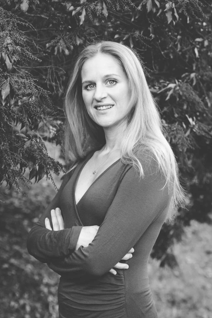 186. THE SCIENCE OF HAPPINESS: How to Improve Your Mood &amp; Increase Your Freedom feat. Emma Seppälä