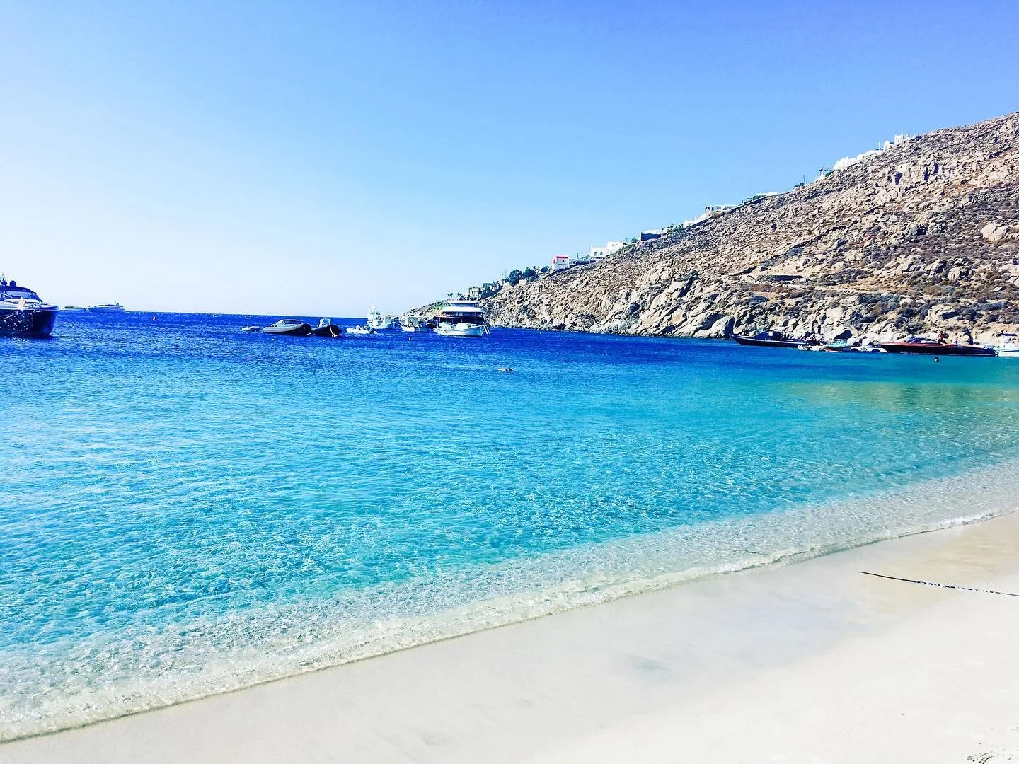 All of this German rain, is making me crave that Mykonos beach! 🏖 🇬🇷 ☀️
.
.
.
#havekidswilltravel #kidswhotravel #momswhotravel #familytravel #familytravels #familytravelblog #travelblogger #travel2021 #travelgreece #greeceislands #greecetravel #g
